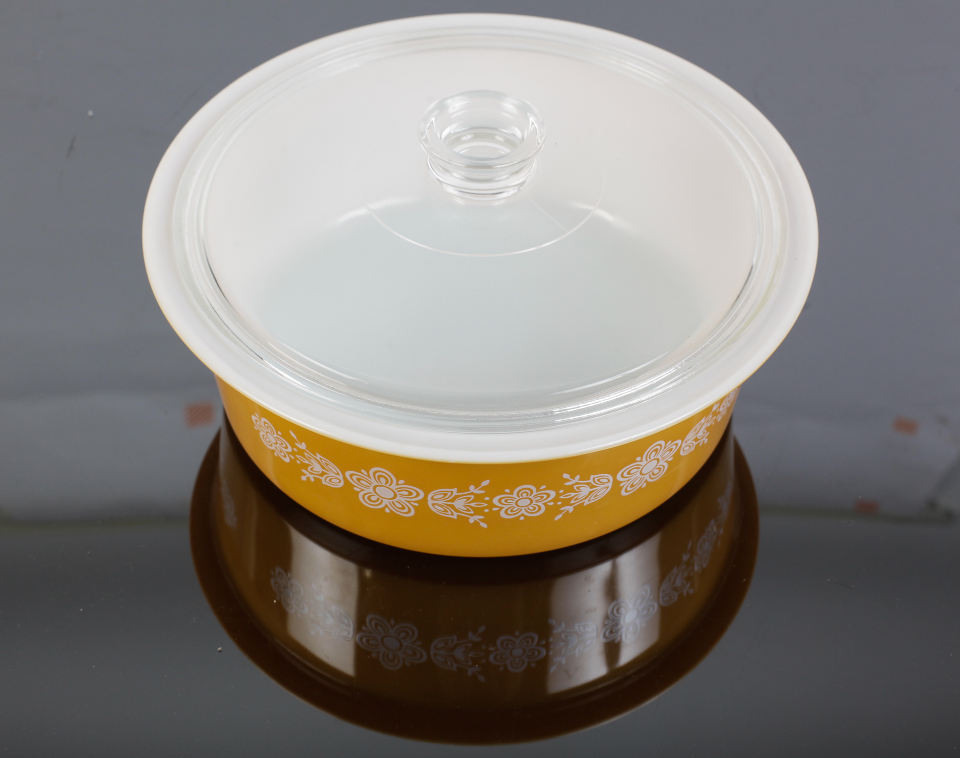 Lot of Pyrex Ovenware