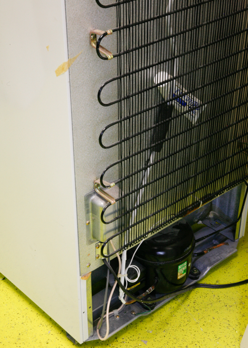 Sanyo Apartment Size Refrigerator