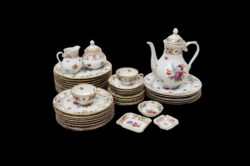 Schumann Bavaria "Empress" Dresden China