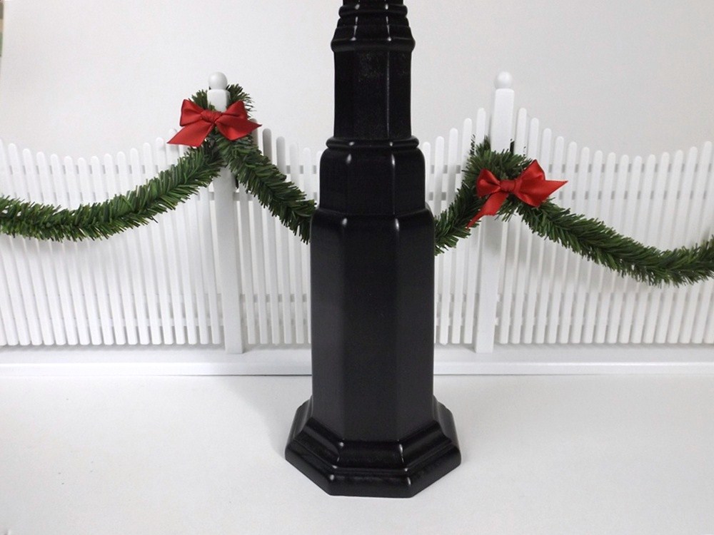 Byers' Choice Collectibles Picket Fence and Street Clock