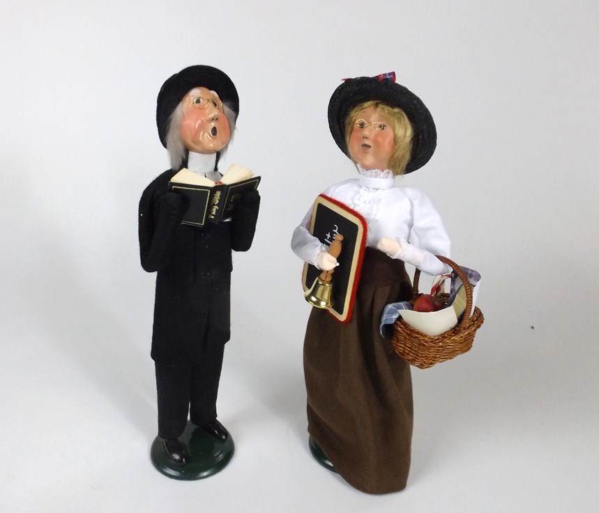 Byers' Choice Collectible Figurines "The Carolers"