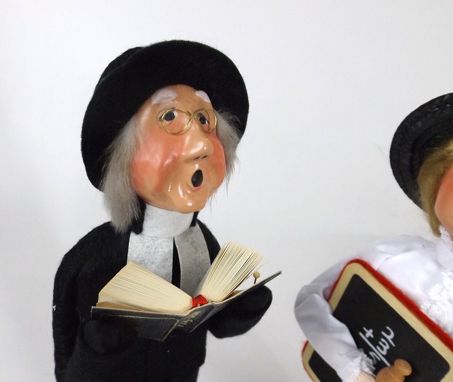 Byers' Choice Collectible Figurines "The Carolers"