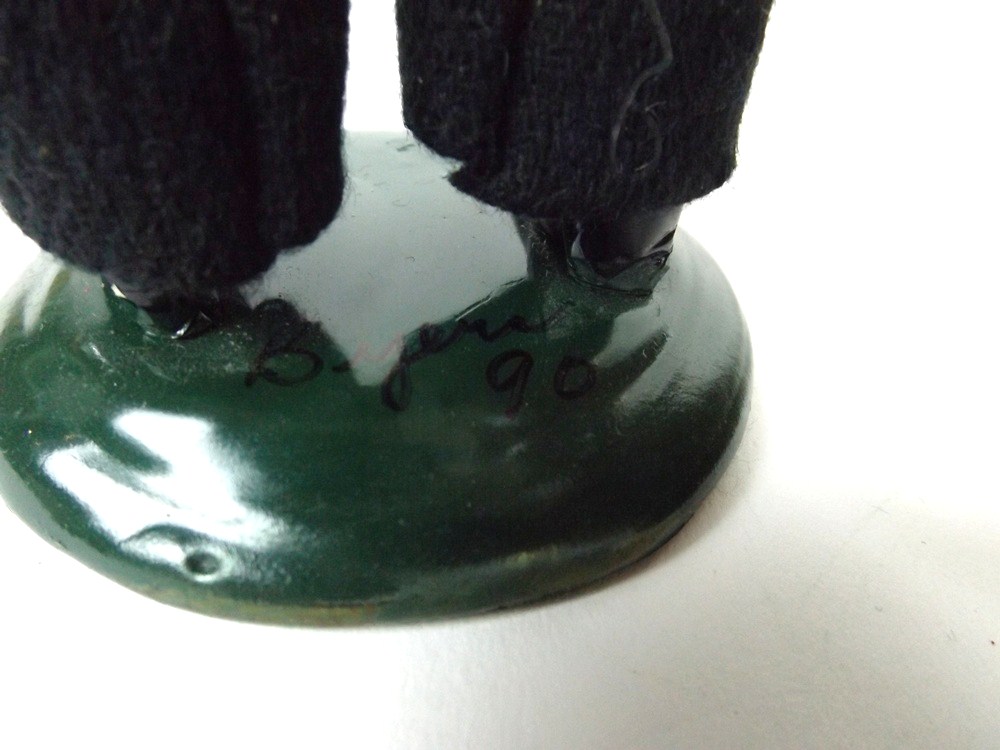 Byers' Choice Collectible Figurines "The Carolers"