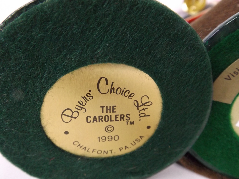 Byers' Choice Collectible Figurines "The Carolers"