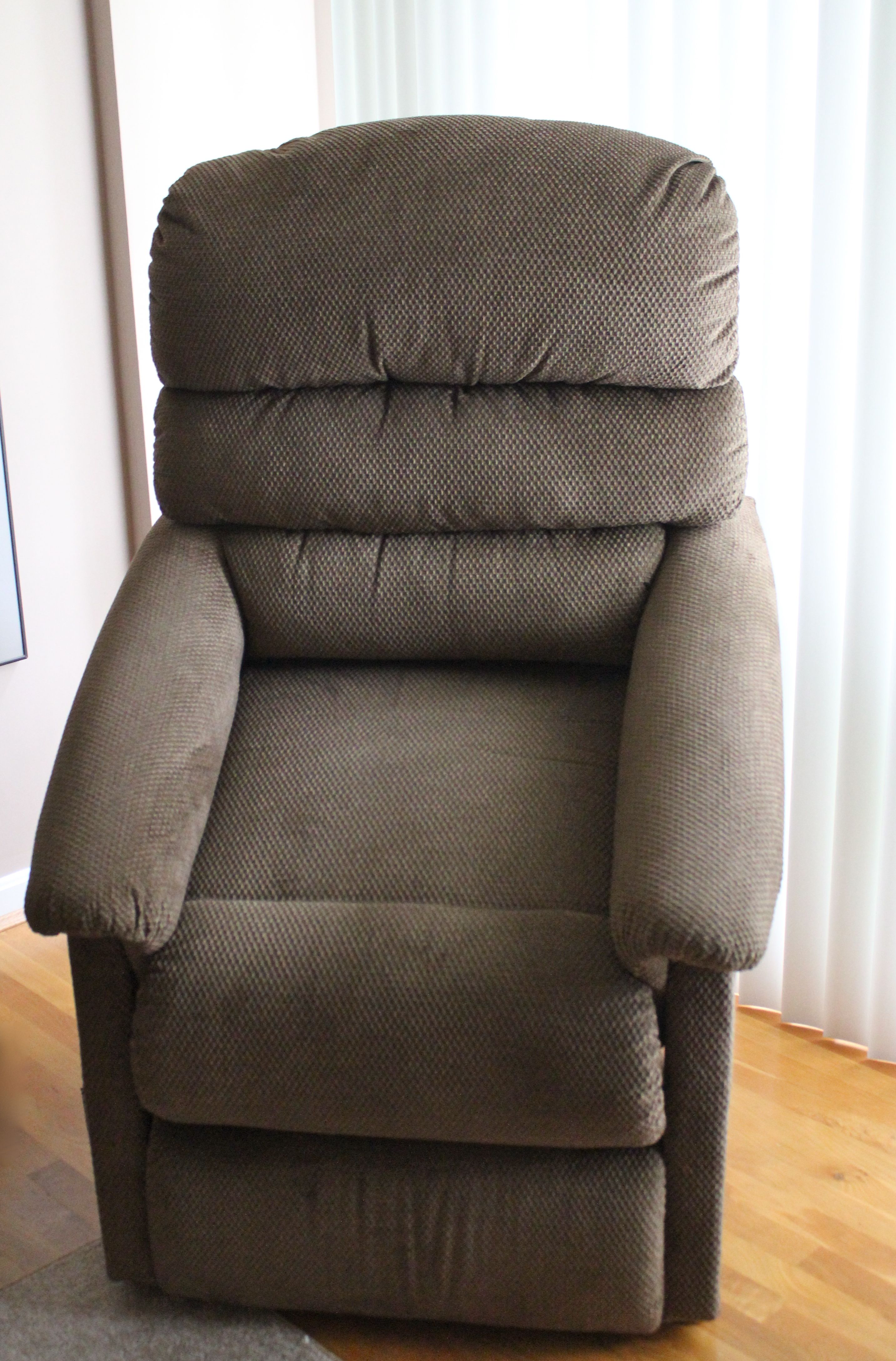 La-Z-Boy Luxury Lift Power Recliner