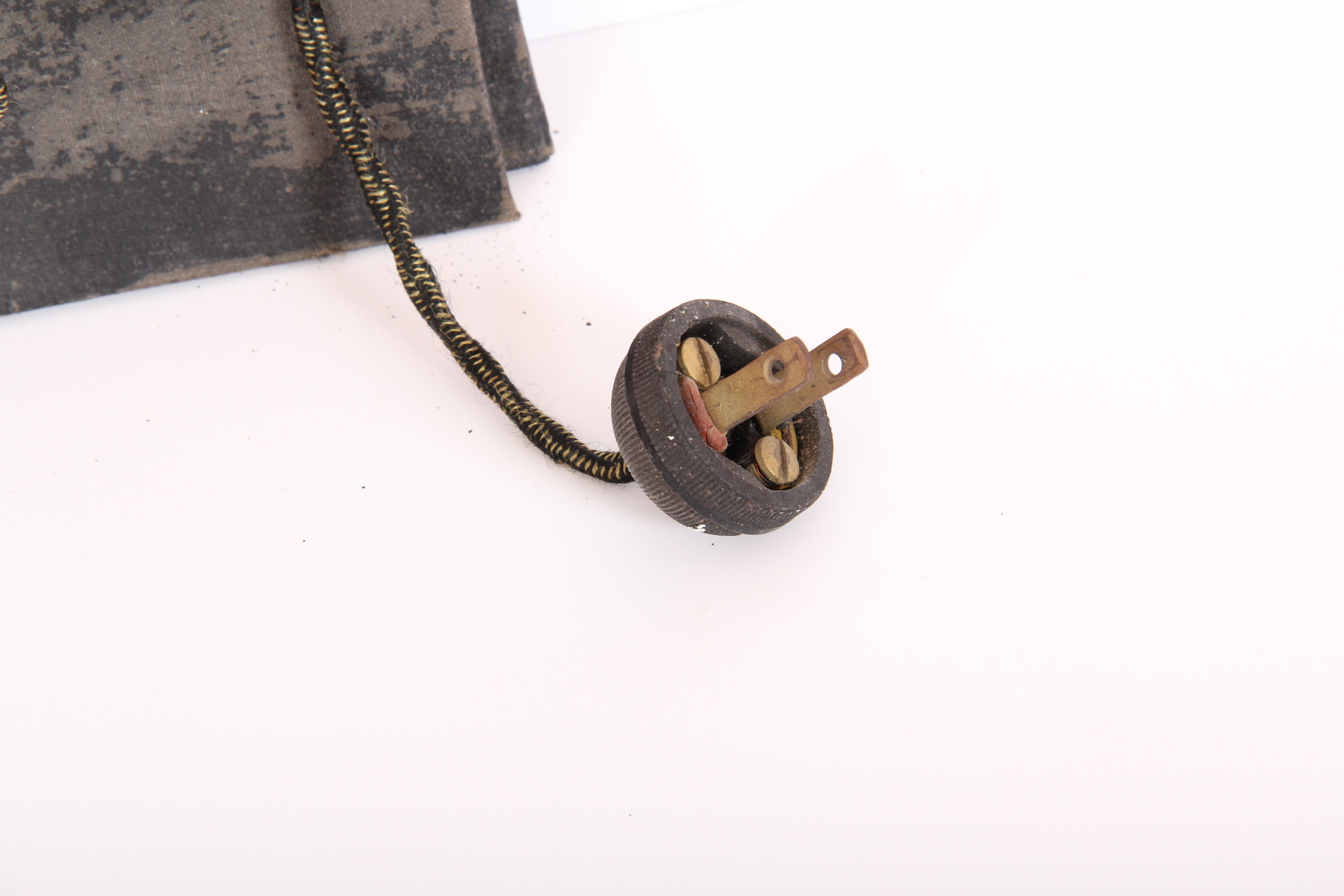 Ty Boy Electric Neckwear Presser