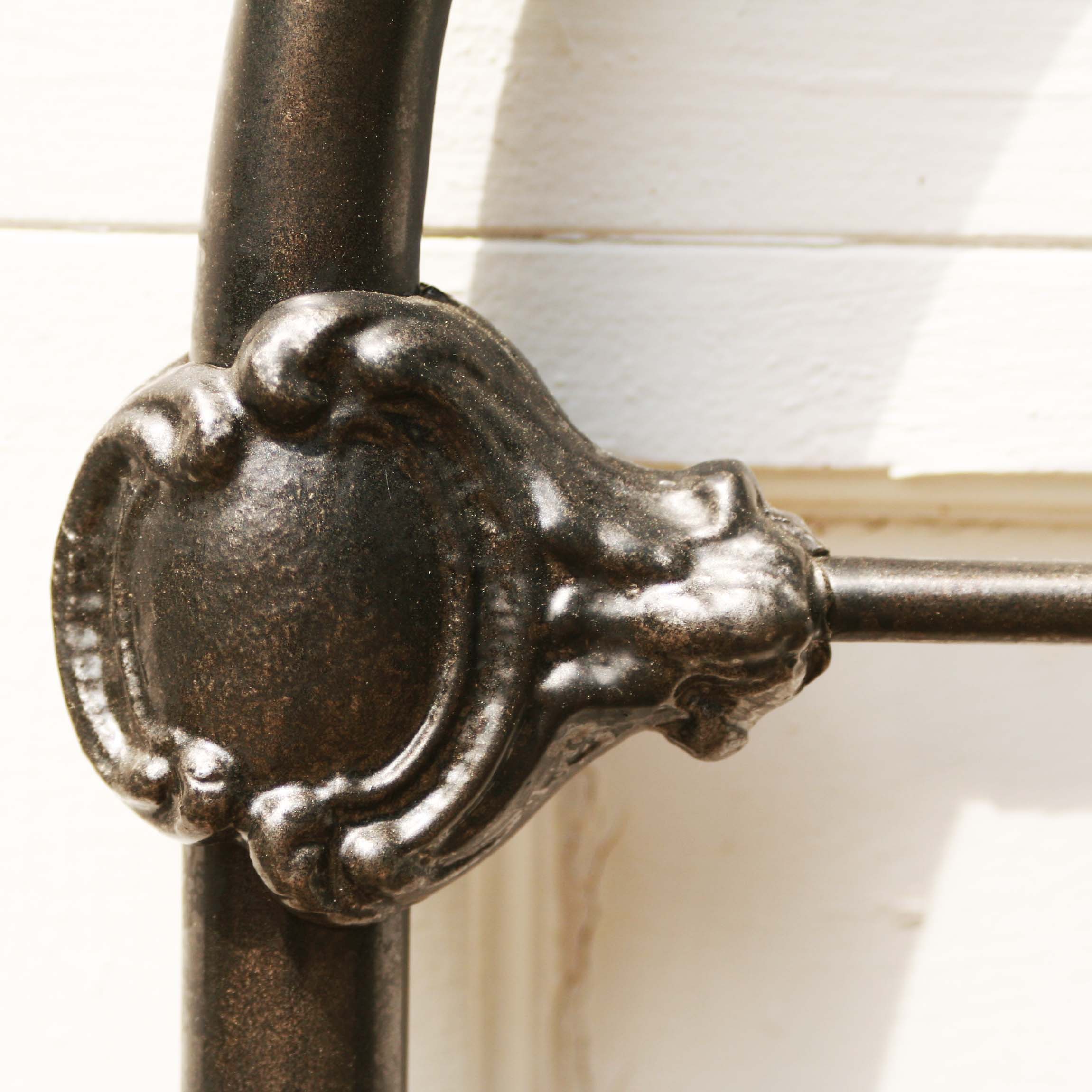 Queen Size Metal Bed Frame