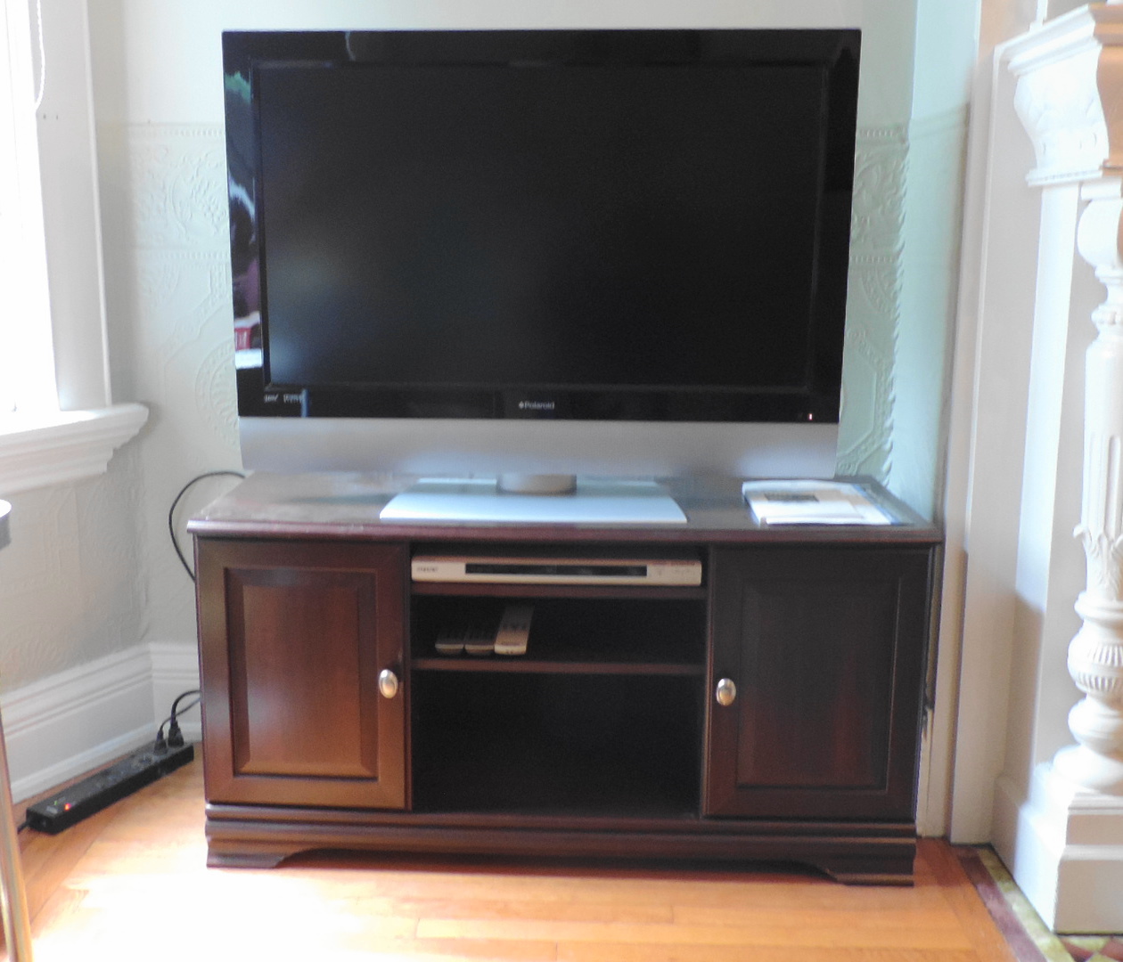 Polaroid 37" LCD TV & Sony CD/DVD Player with Cabinet