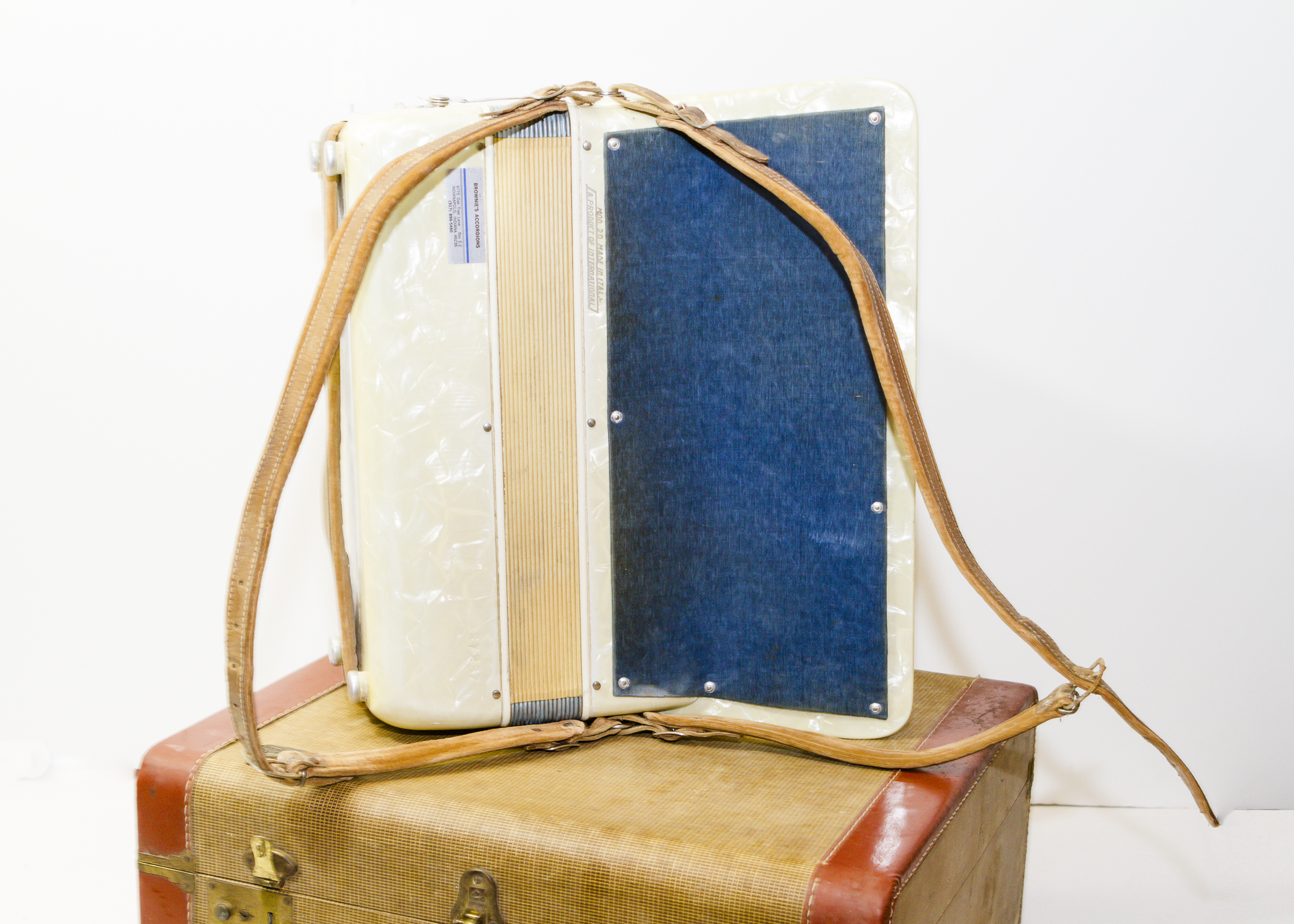 Vintage Italian Lira International Accordian