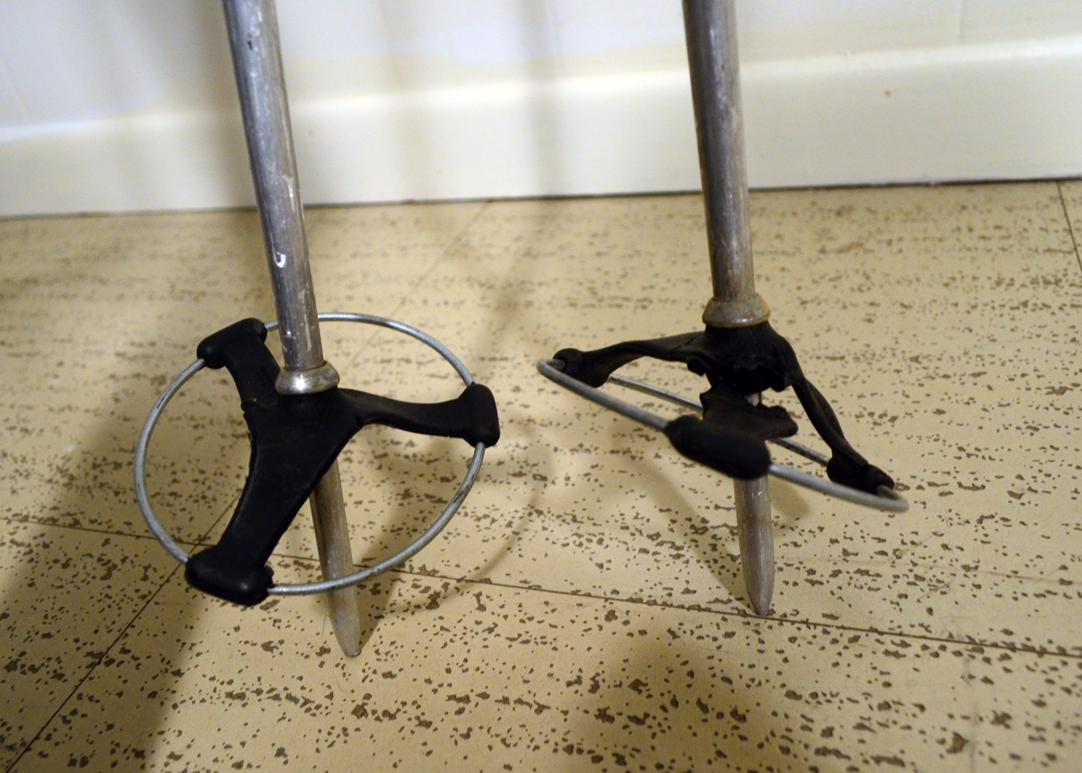 Vintage Salomon Standard Skis