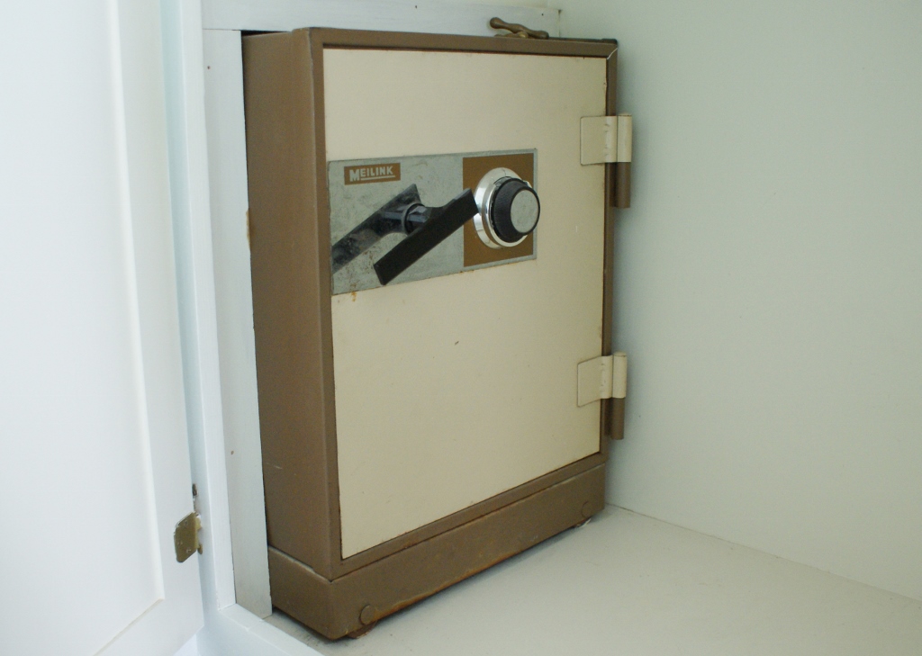 Vintage Meilink Wall Safe