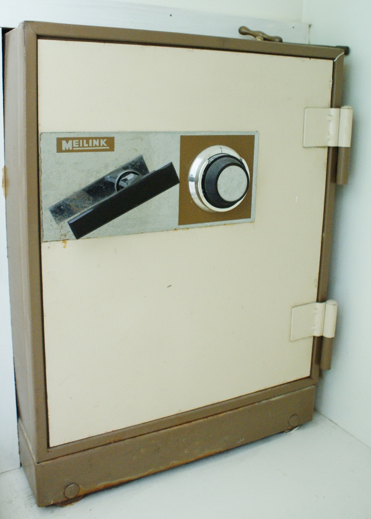 Vintage Meilink Wall Safe