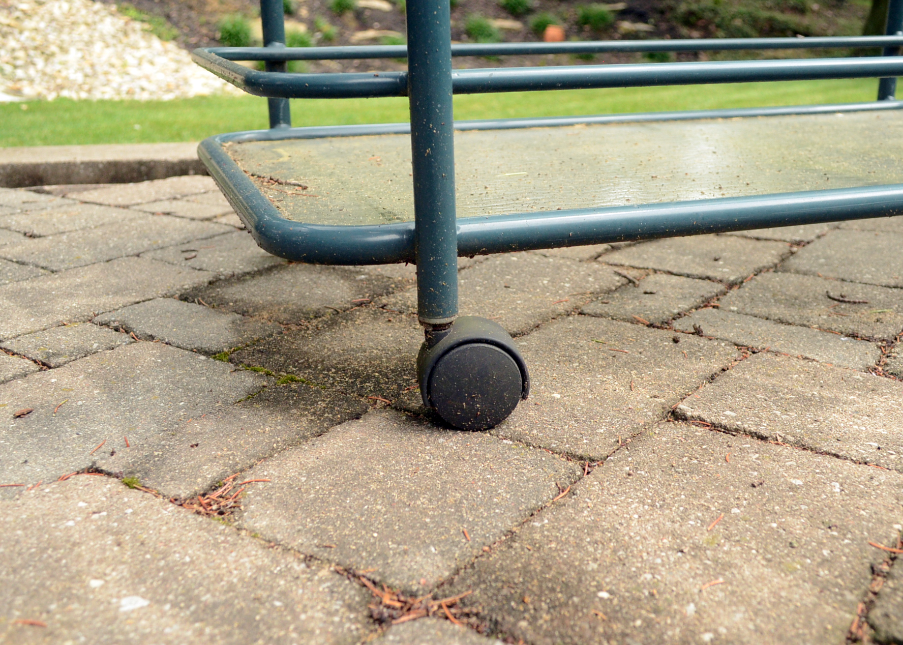 Vintage Brown Jordan Outdoor Serving Cart