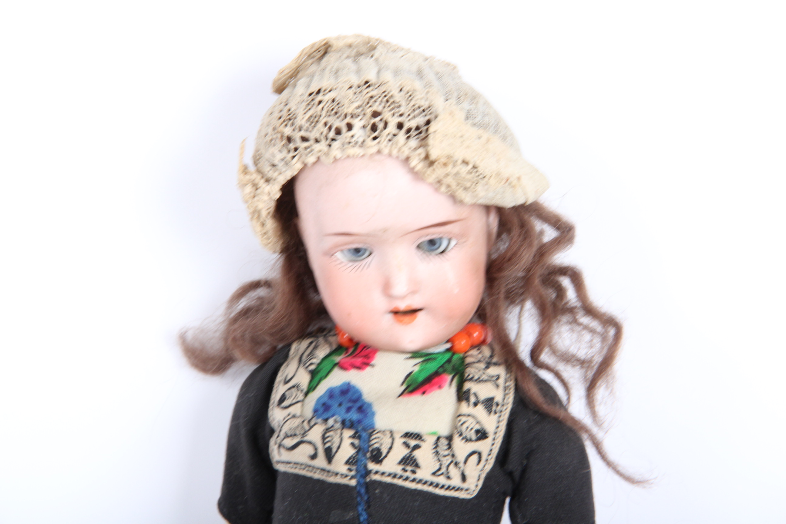 Schoenau and Hoffmeister Dutch Doll