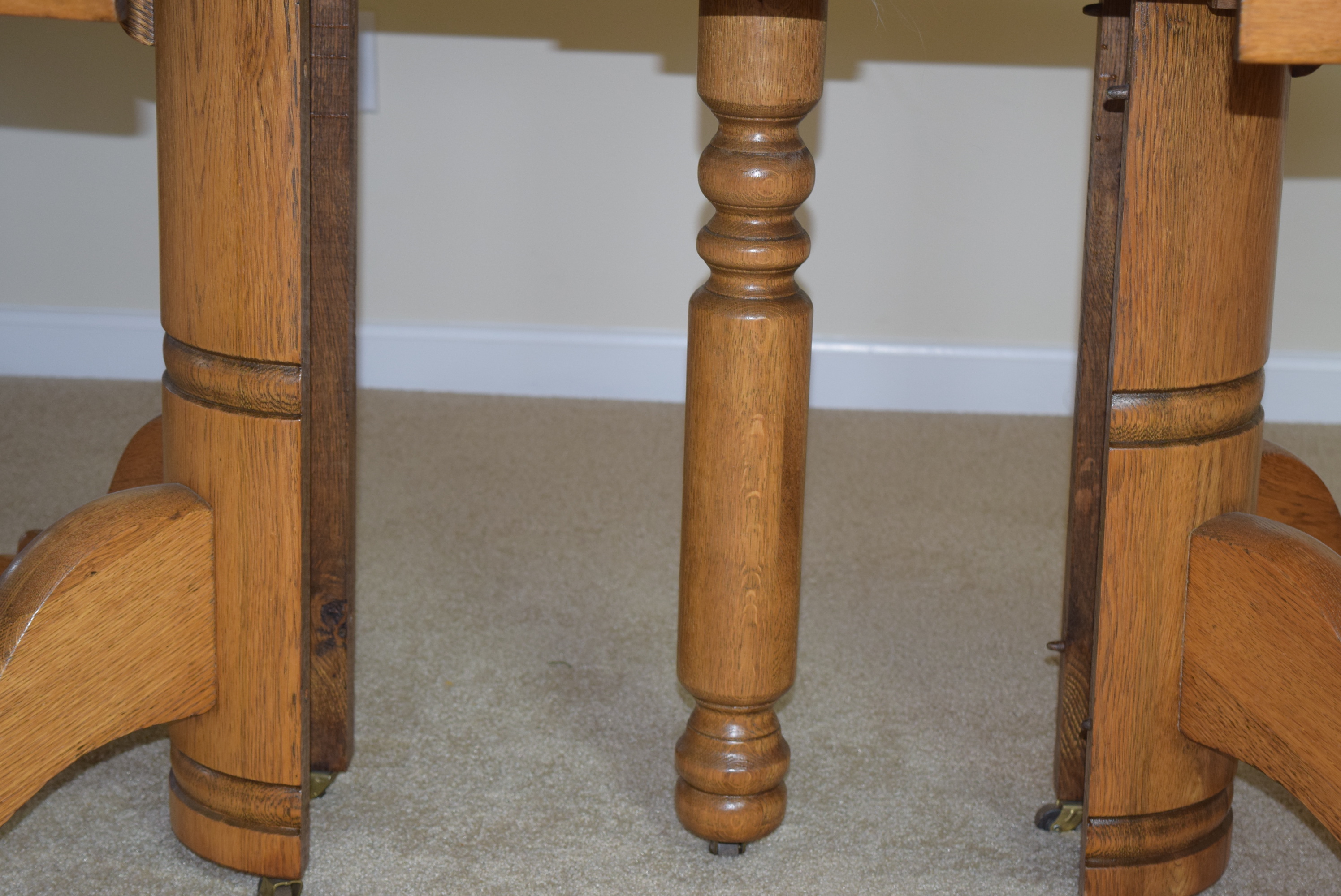 Oak Antique Claw Foot Dining Table with Eight Leaves
