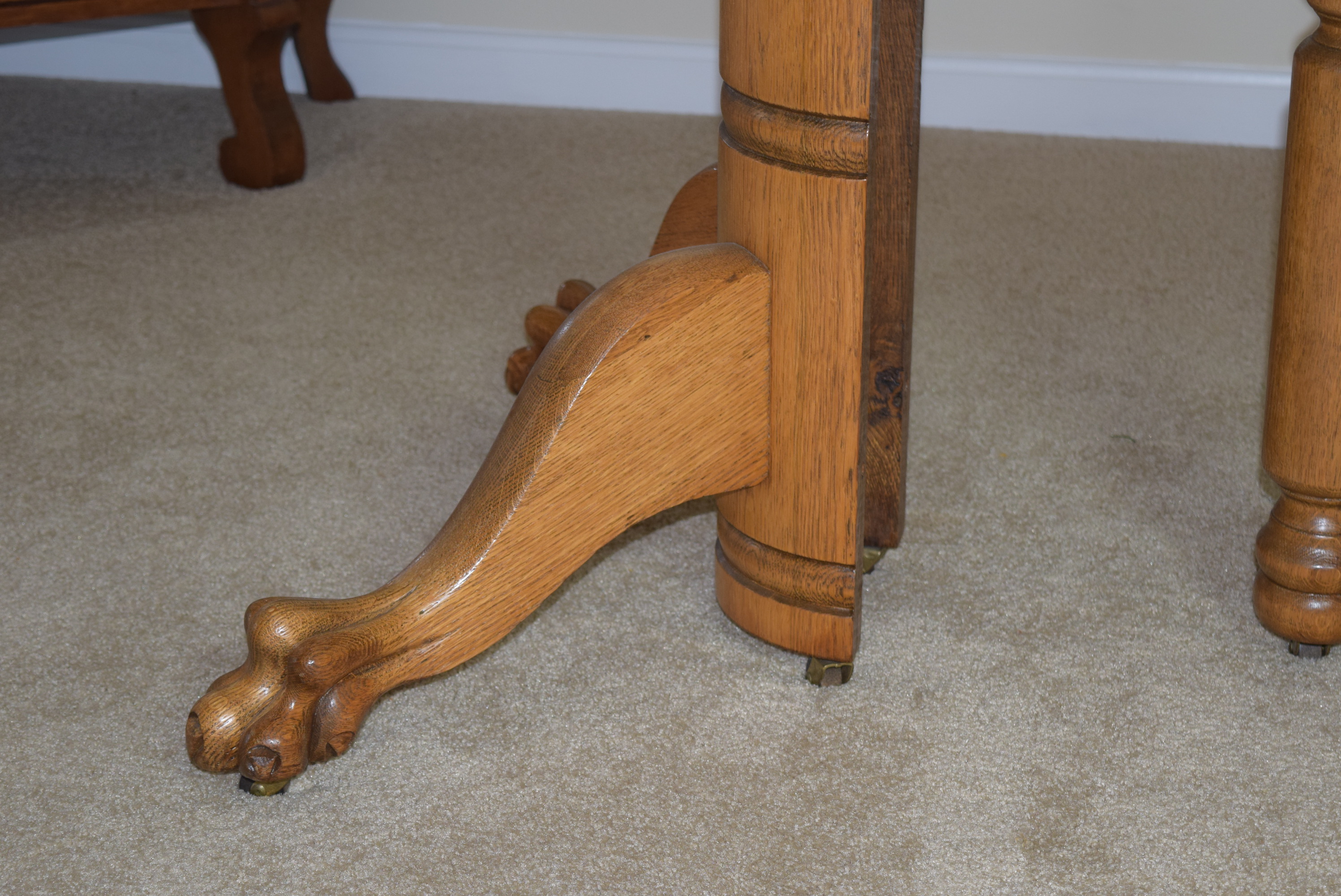 Oak Antique Claw Foot Dining Table with Eight Leaves