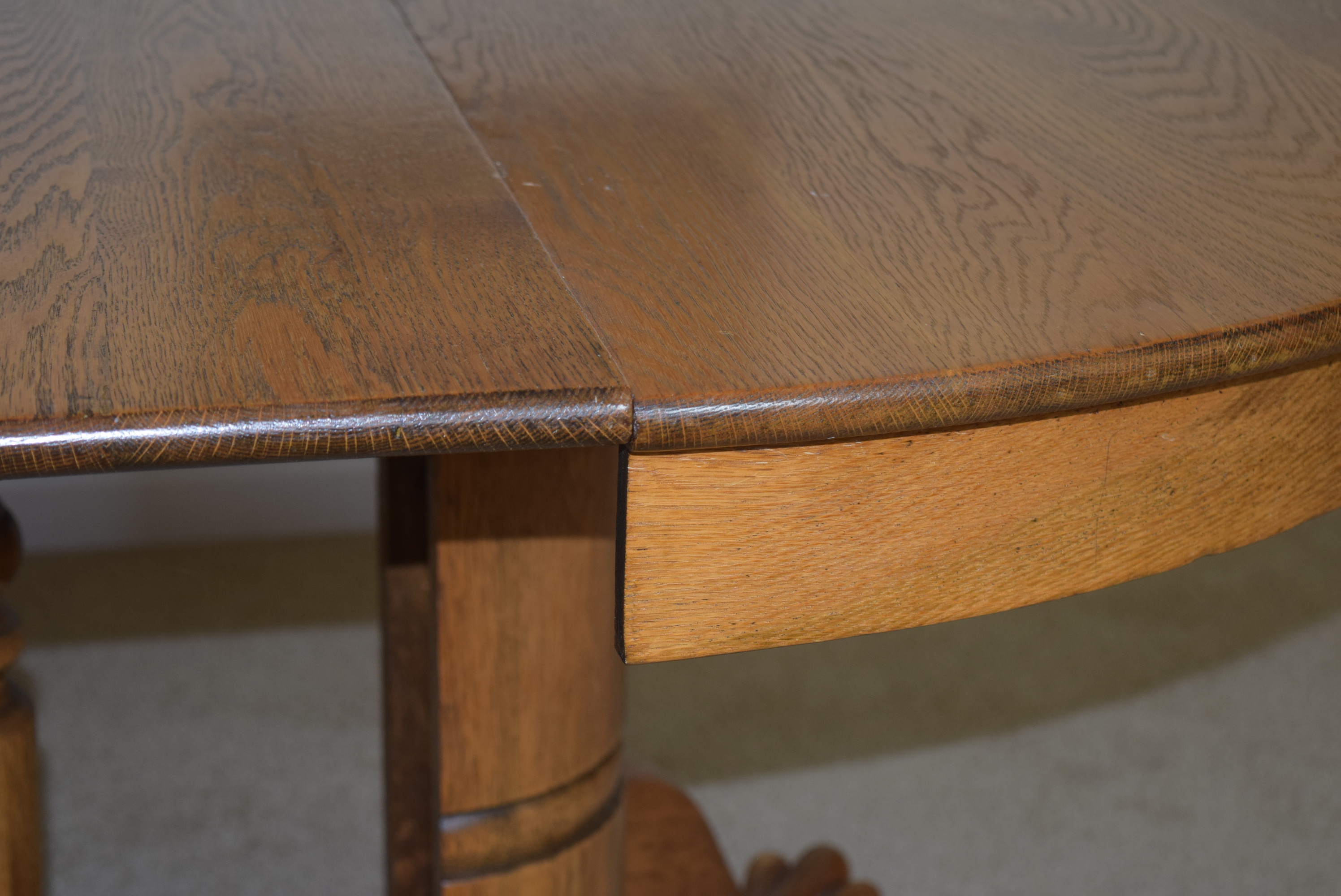 Oak Antique Claw Foot Dining Table with Eight Leaves