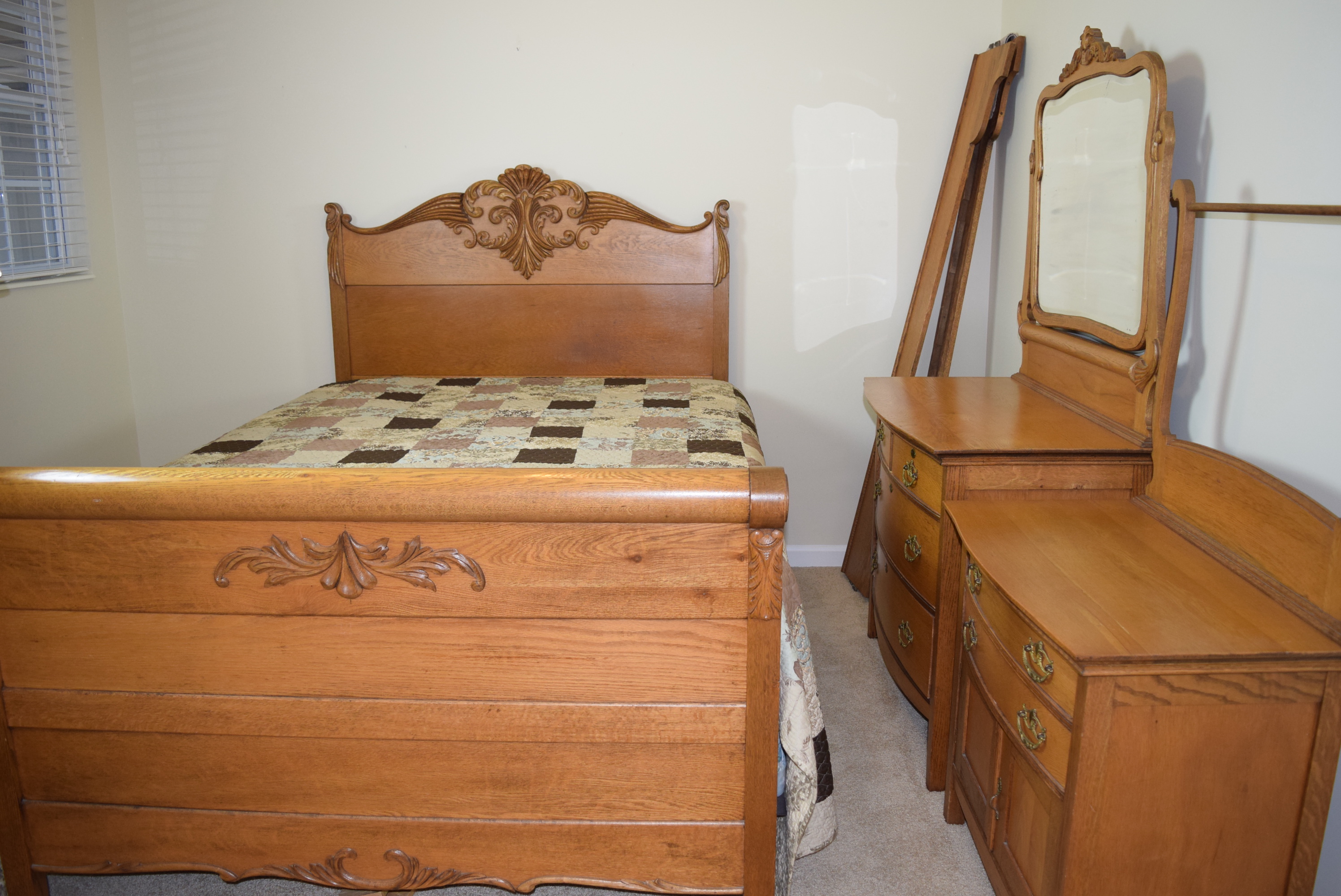 Antique Oak Dresser With Mirror