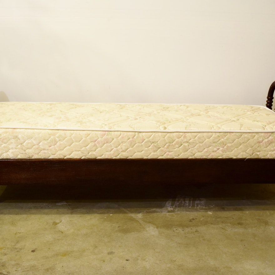 Antique Jenny Lind Spool Daybed With Mattress