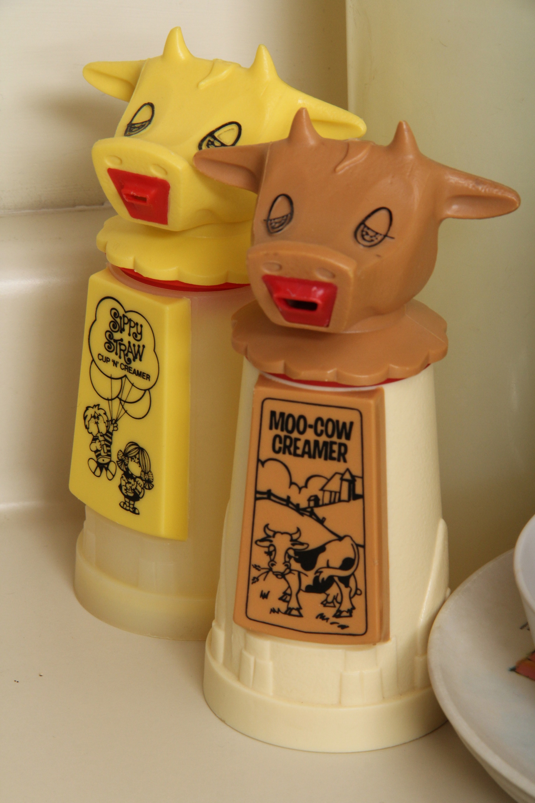 Plastic Kitchen Ware and Children's Dishes