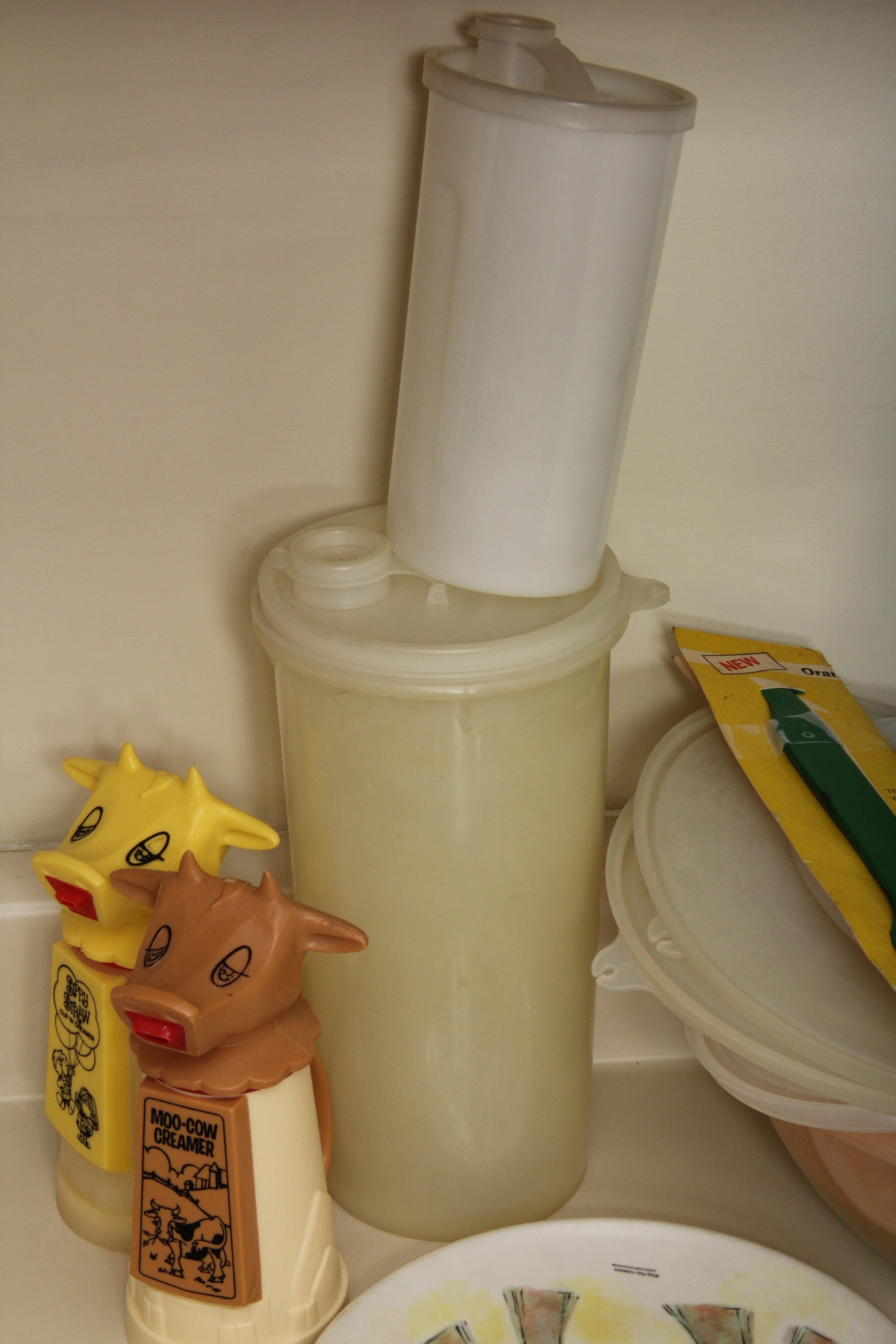 Plastic Kitchen Ware and Children's Dishes