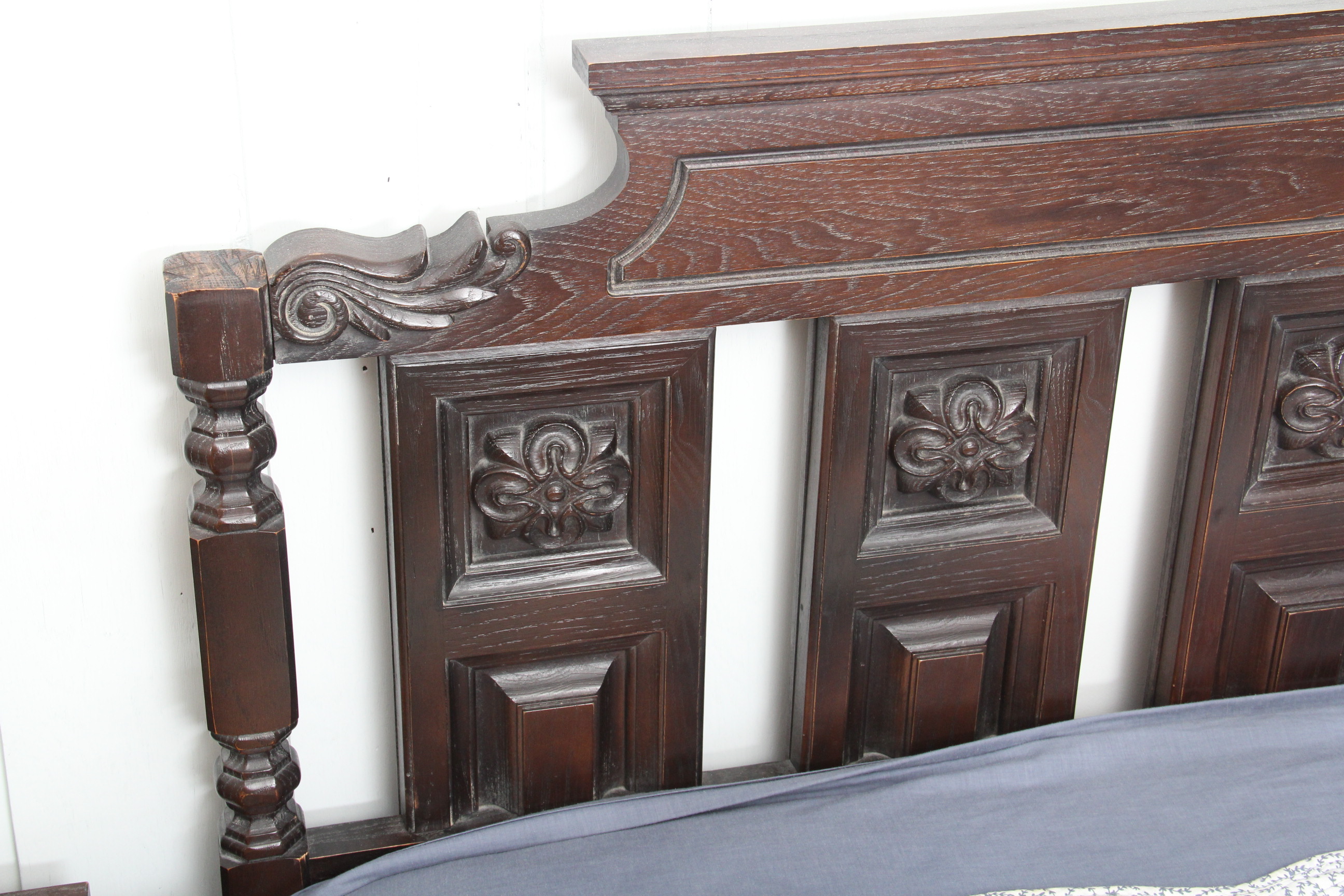 Mediterranean Style Bedroom Set