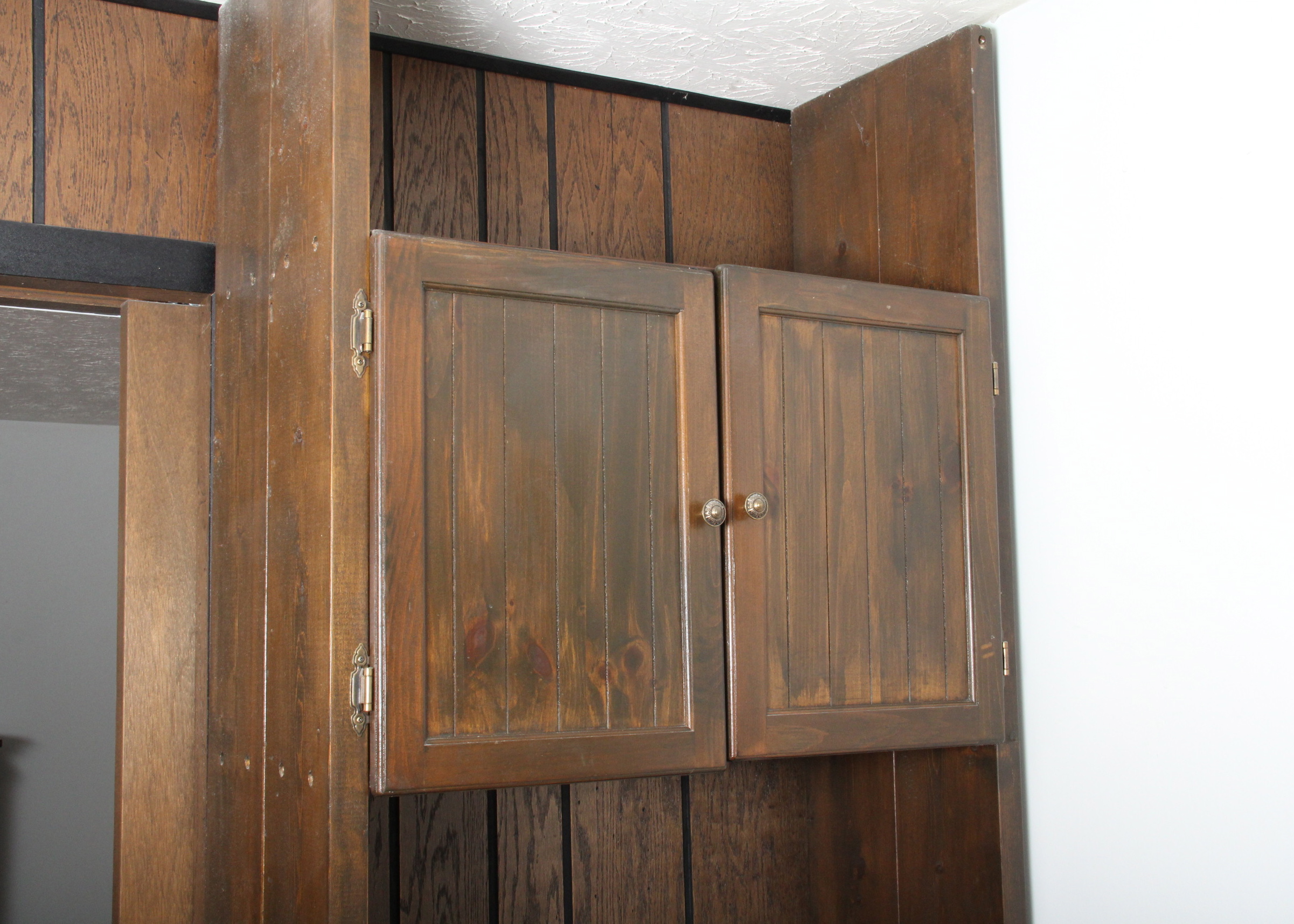 Pine Floor-to-Ceiling Bookcase