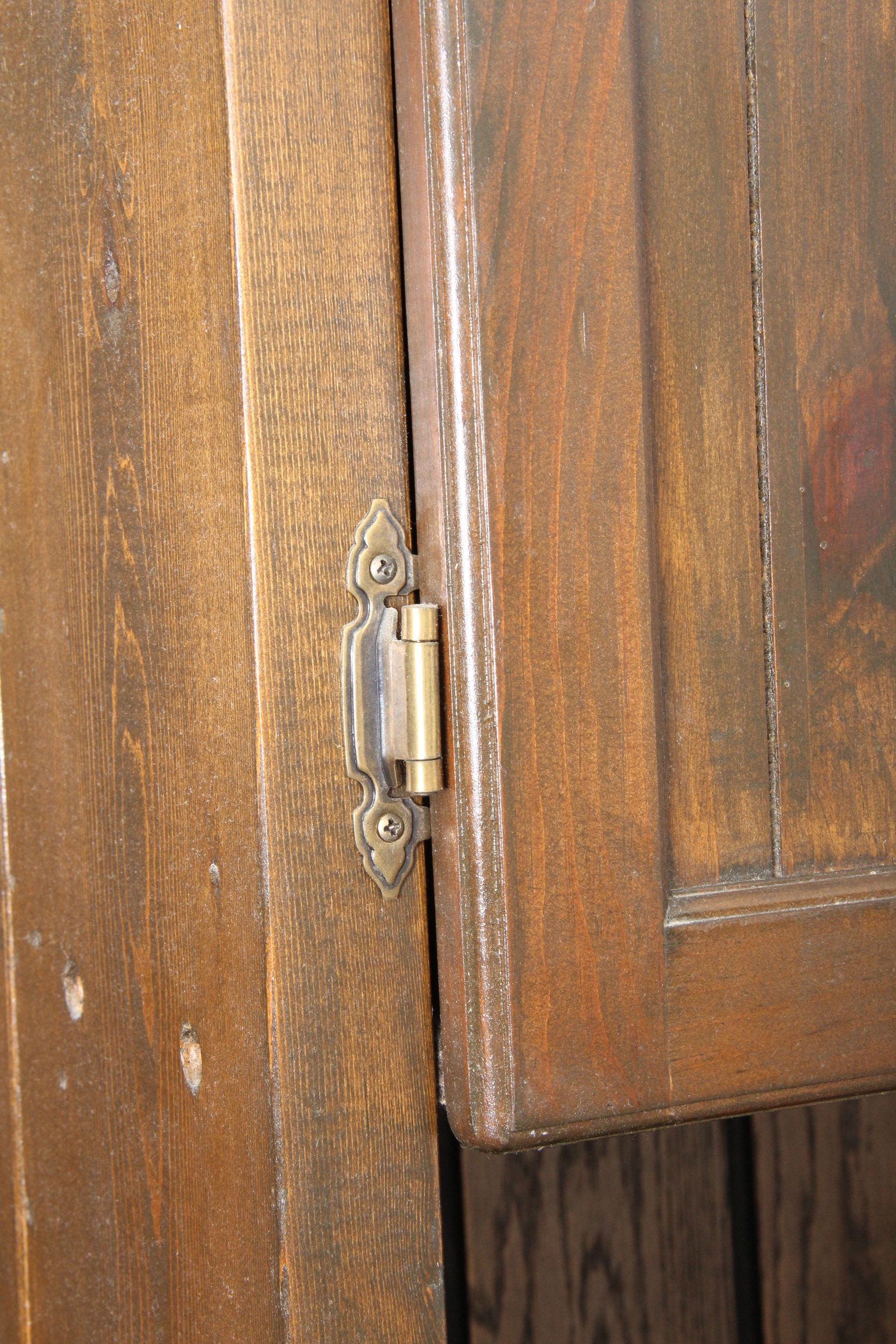 Pine Floor-to-Ceiling Bookcase