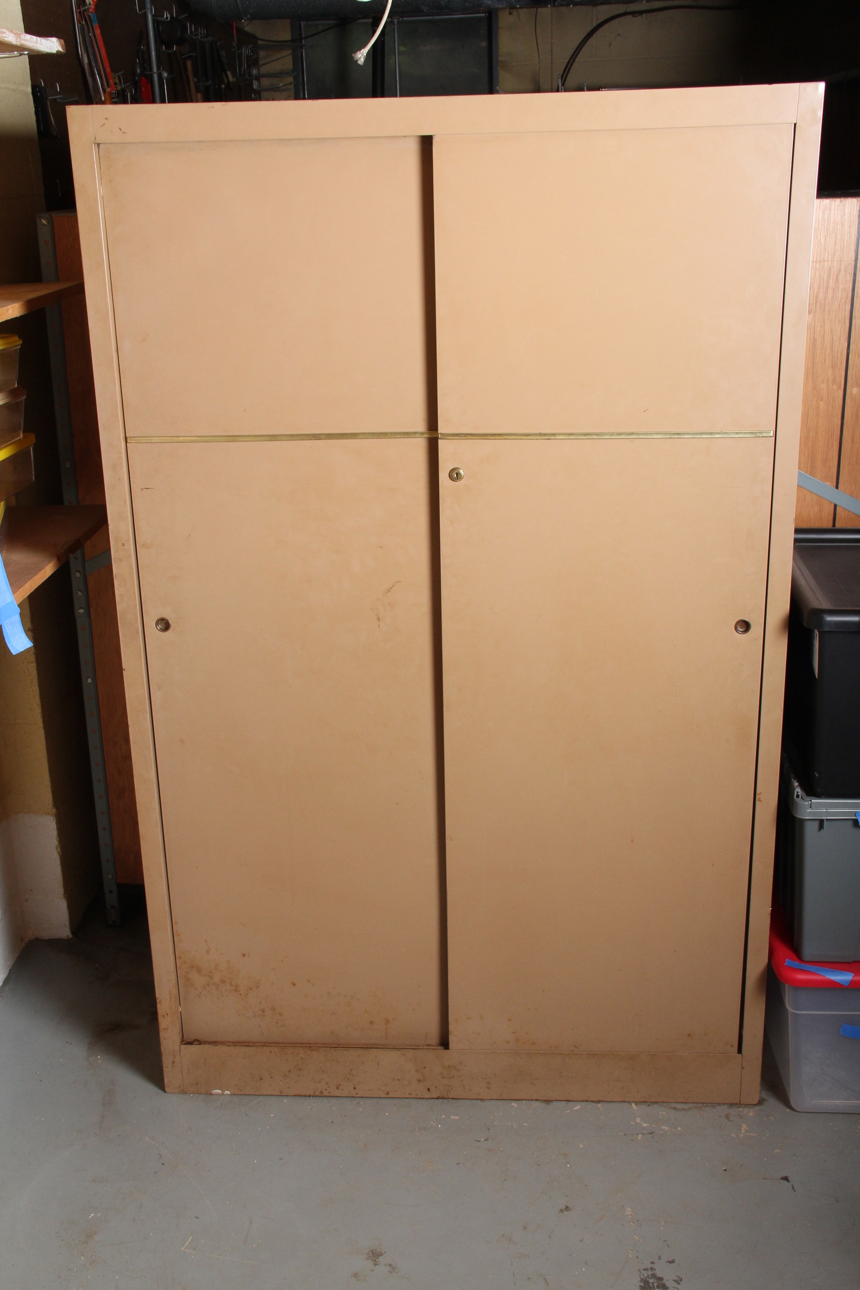 Metal Wardrobe with Sliding Doors