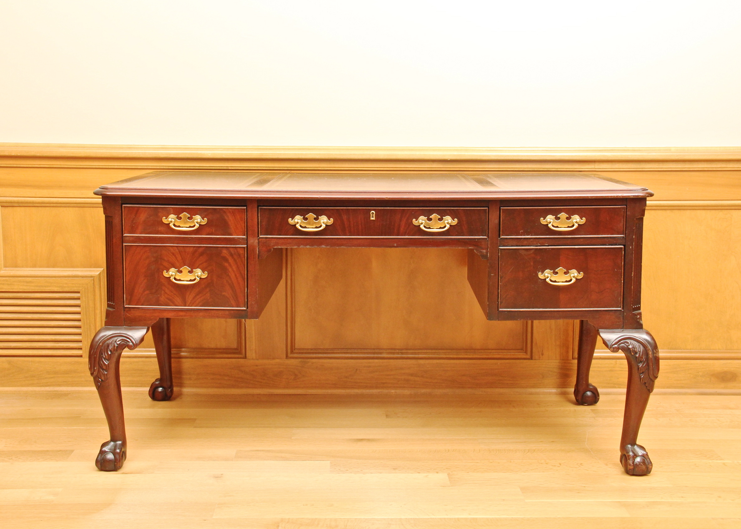 Vintage Hekman Chippendale Style Executive Desk