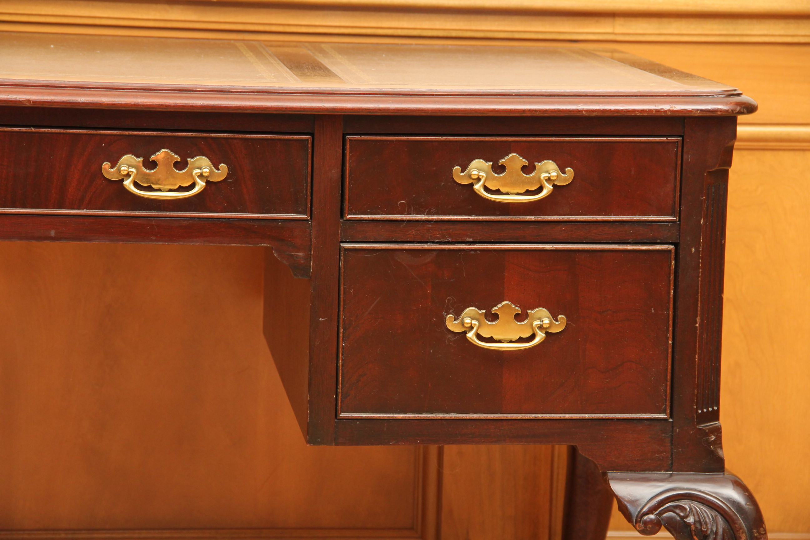 Vintage Hekman Chippendale Style Executive Desk