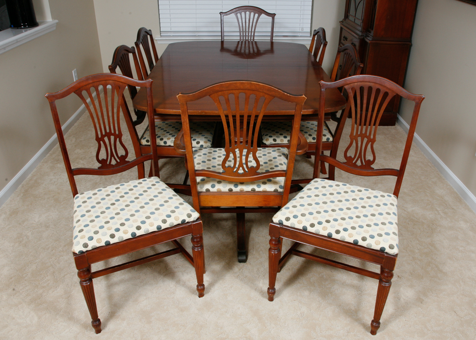 Vintage Thomasville Duncan Phyfe Style Dining Table and Chairs