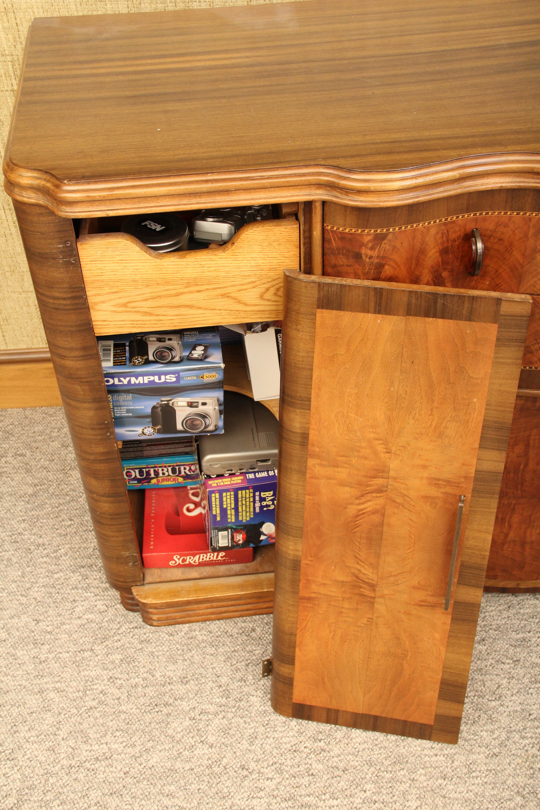 Maple Wood Veneer Sideboard