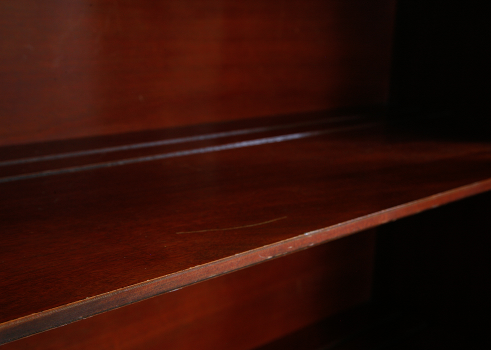 Vintage Thomasville Duncan Phyfe Style Breakfront China Cabinet