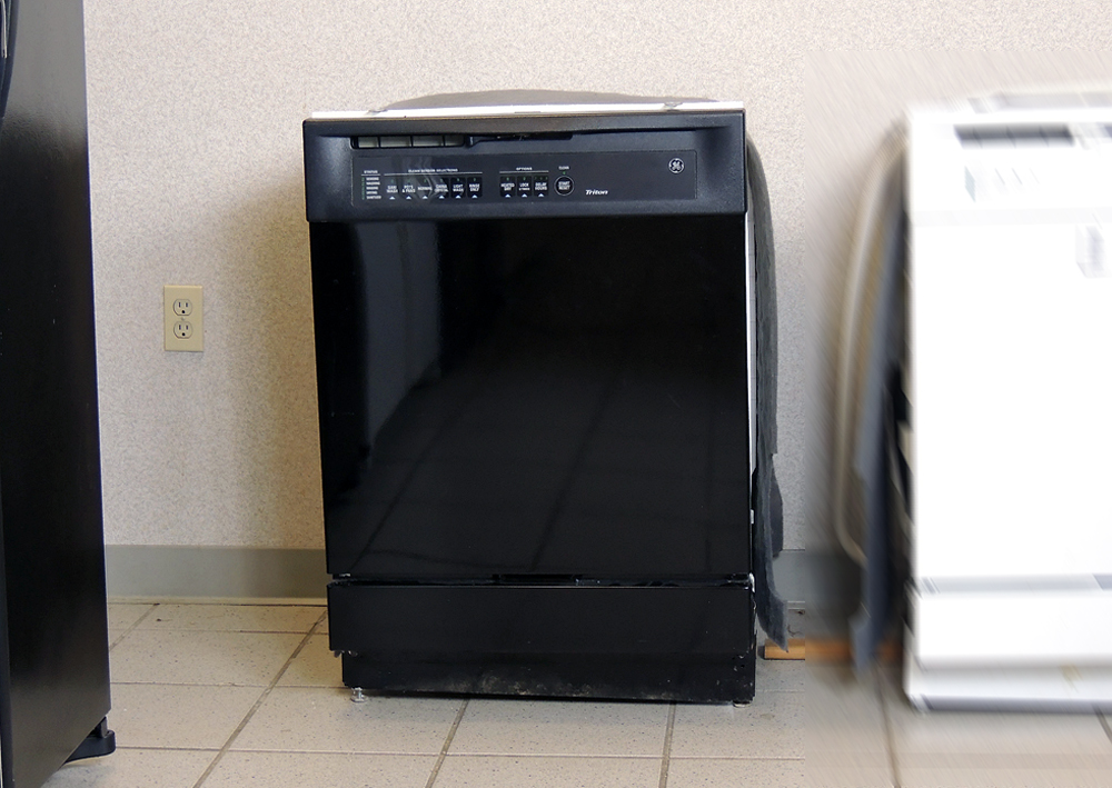 Black GE Triton Built-In Dishwasher