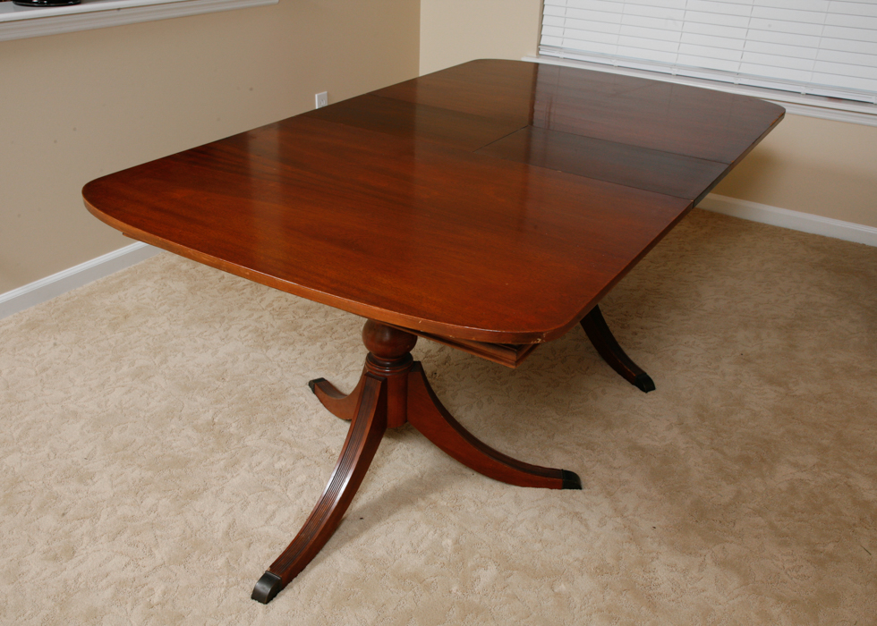 Vintage Thomasville Duncan Phyfe Style Dining Table and Chairs