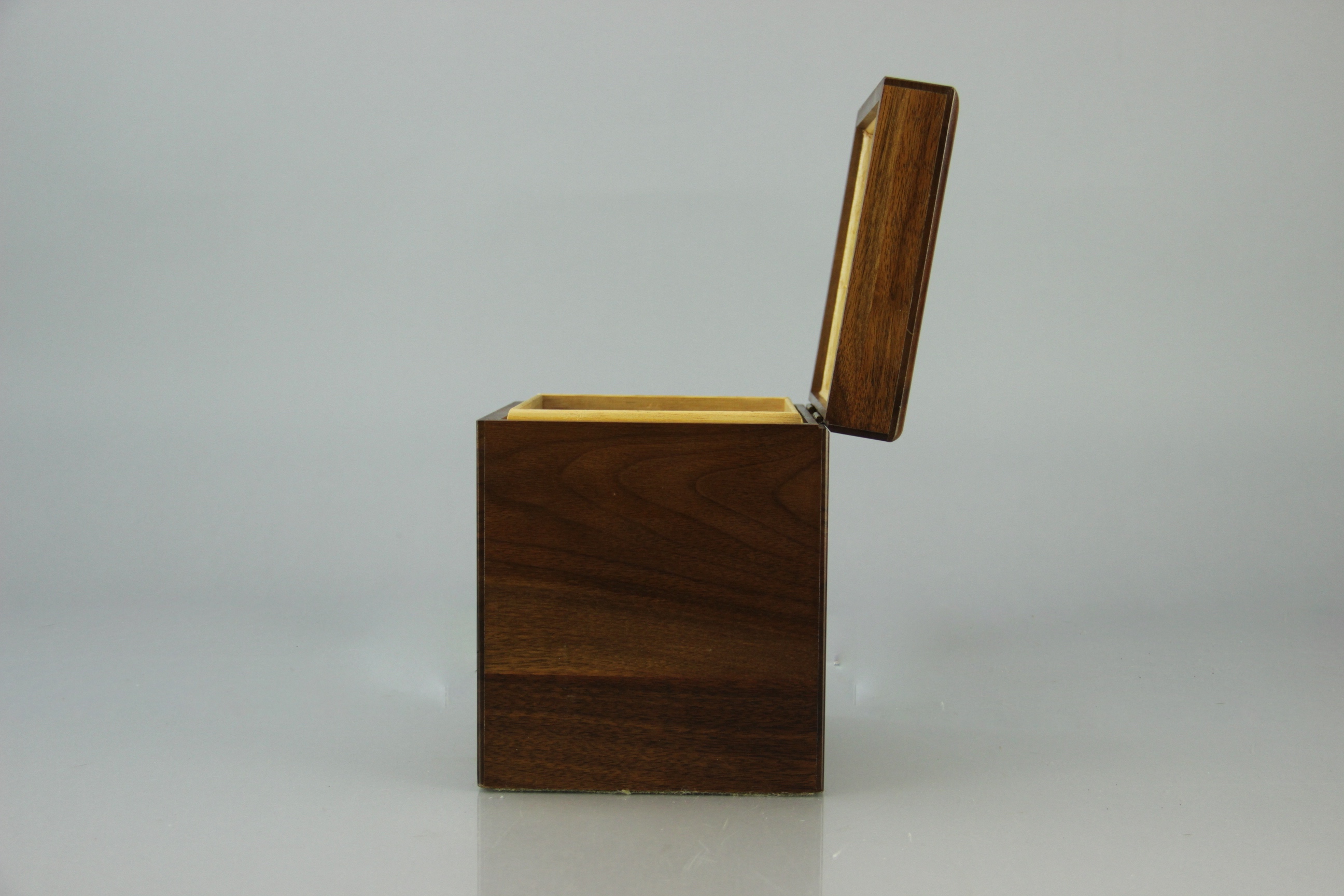 Decatur Industries Walnut Tobacco Humidor Box