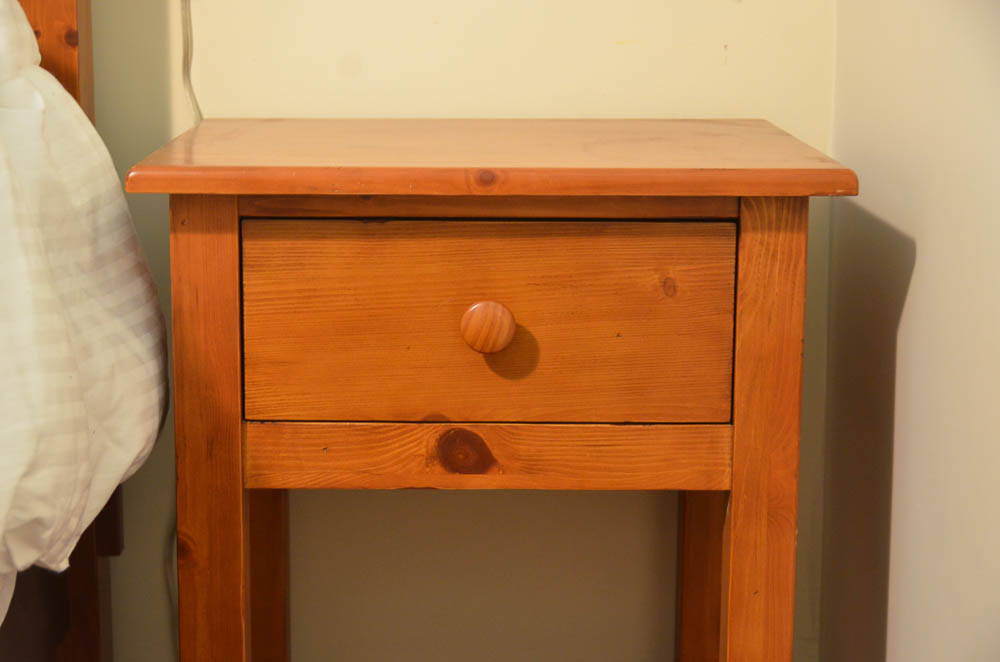 Pottery Barn Kendall Nightstands