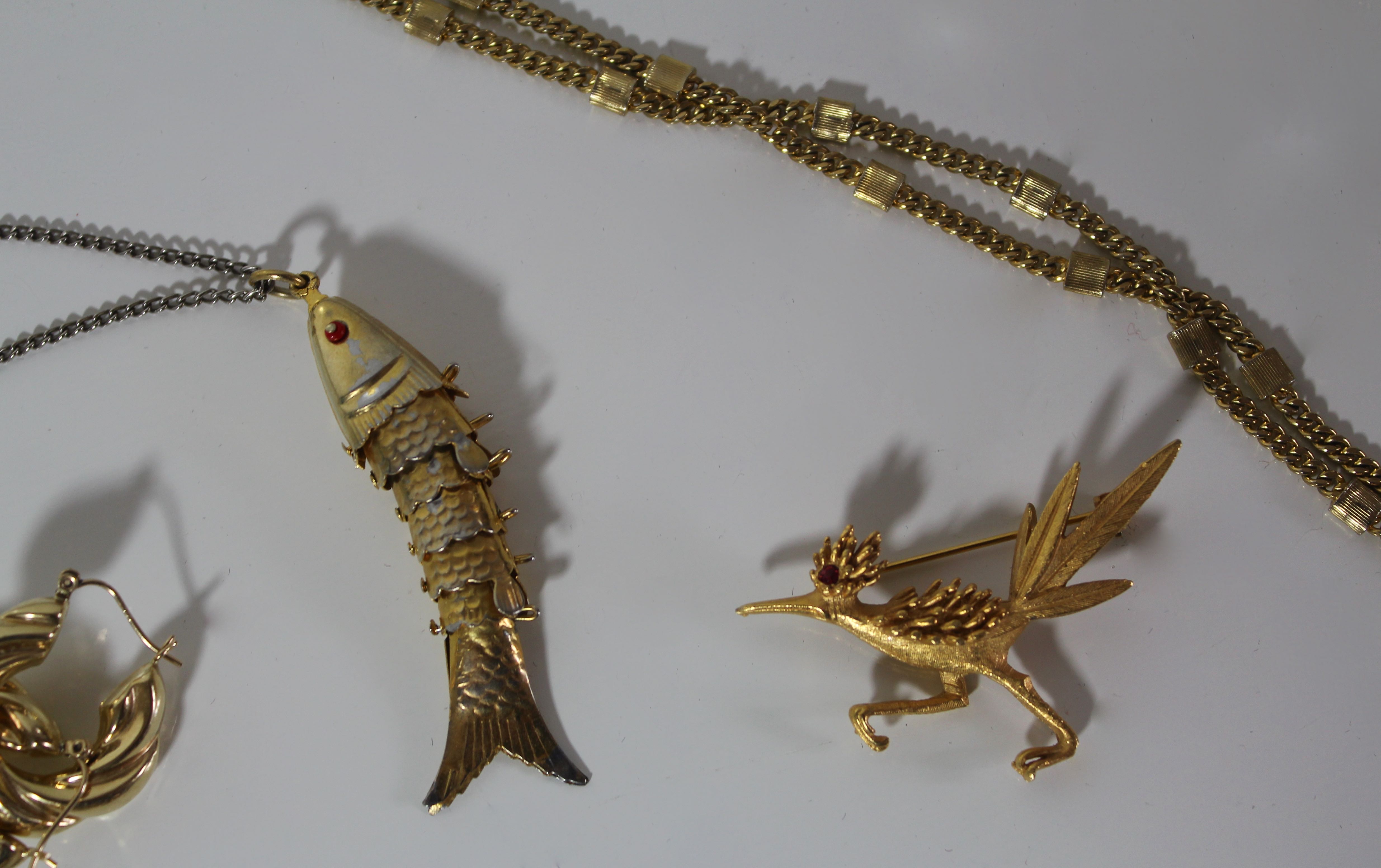 Assortment of Women's Gold Tone Jewelry