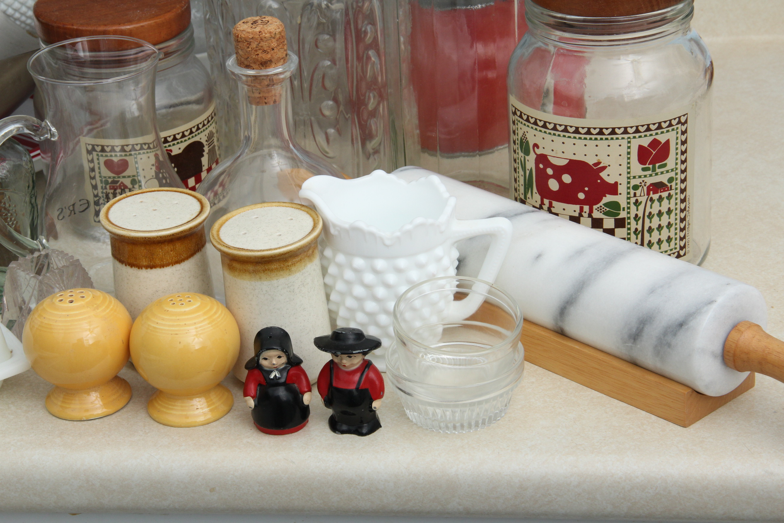 Grouping of Kitchen Accessories