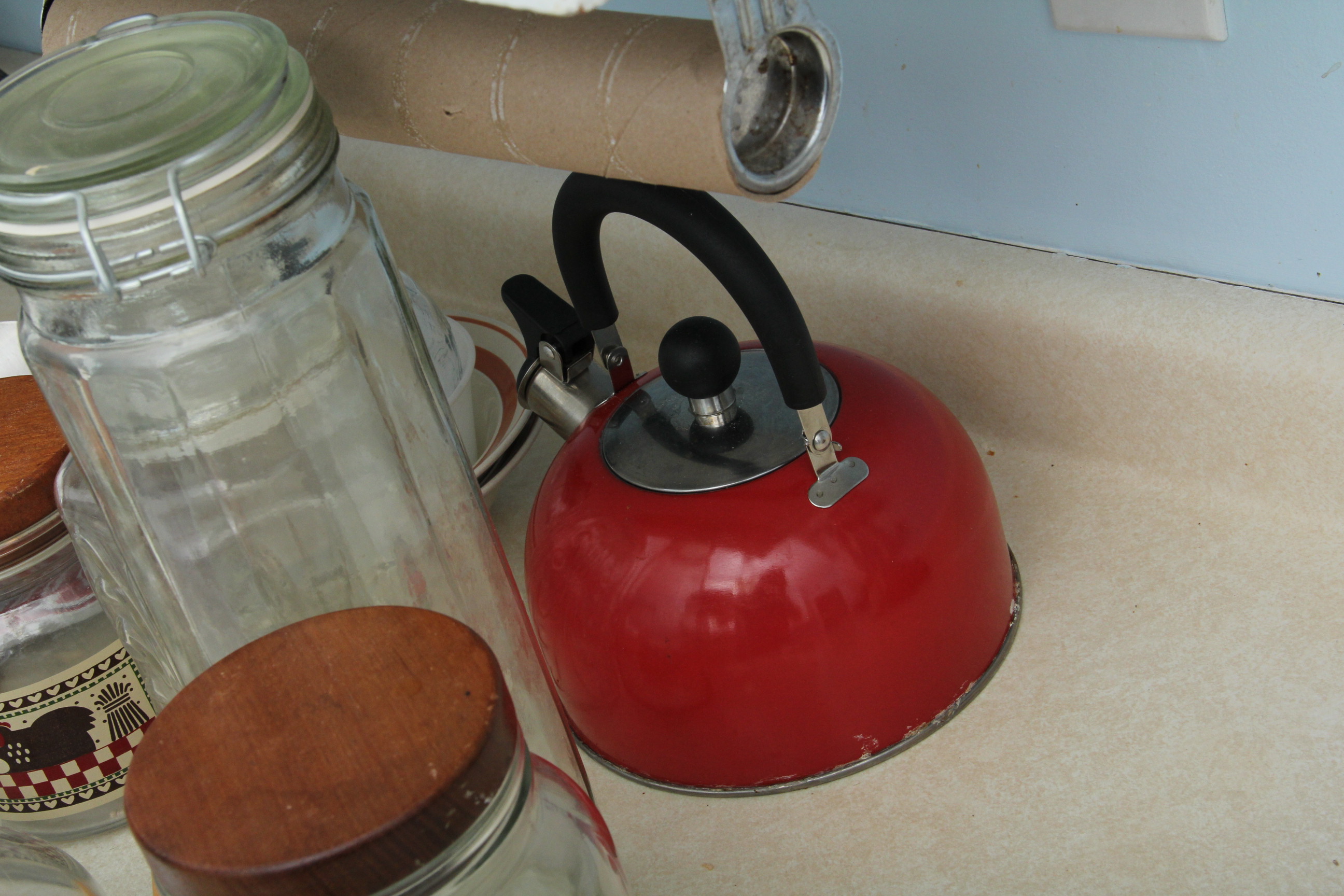 Grouping of Kitchen Accessories