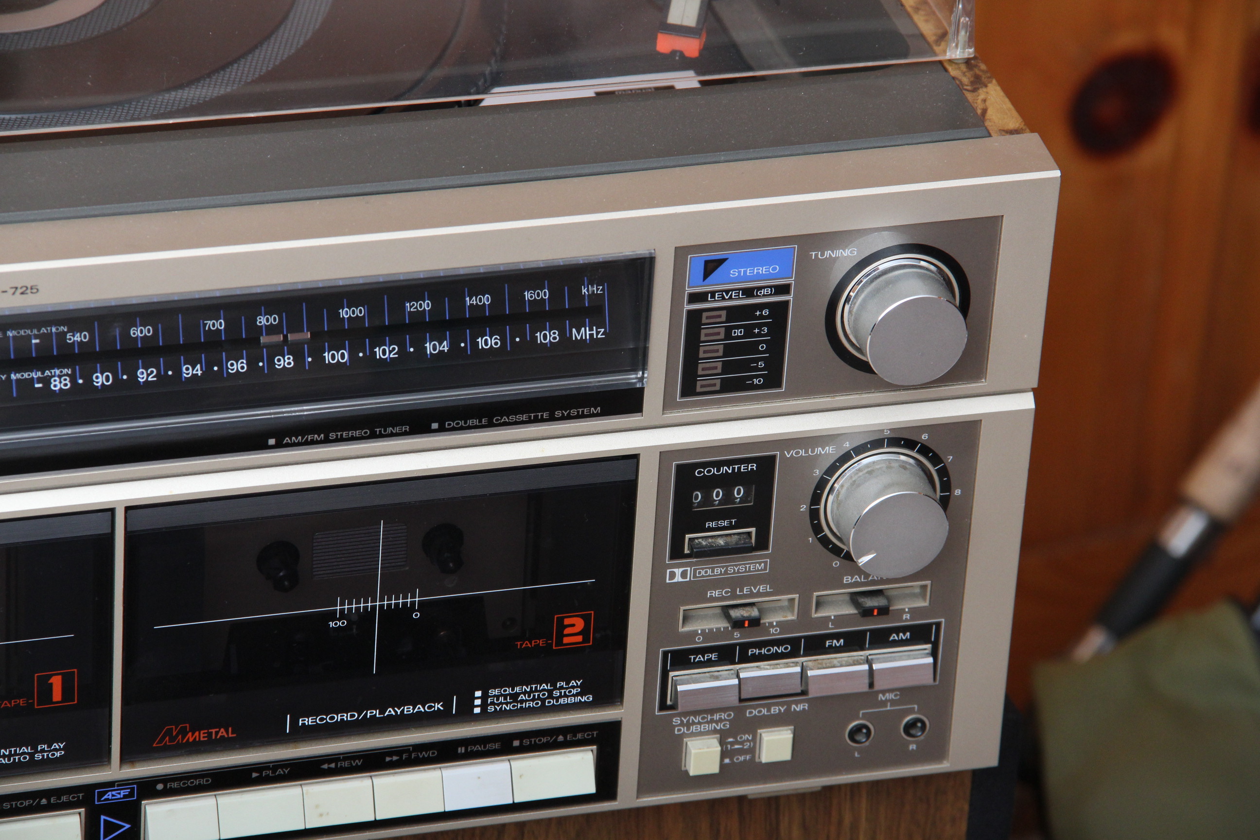 Fisher Stereo System and Speakers