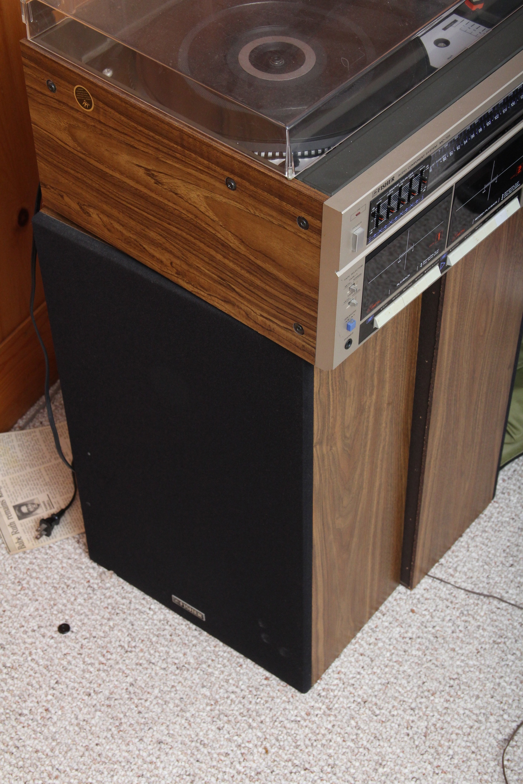 Fisher Stereo System and Speakers