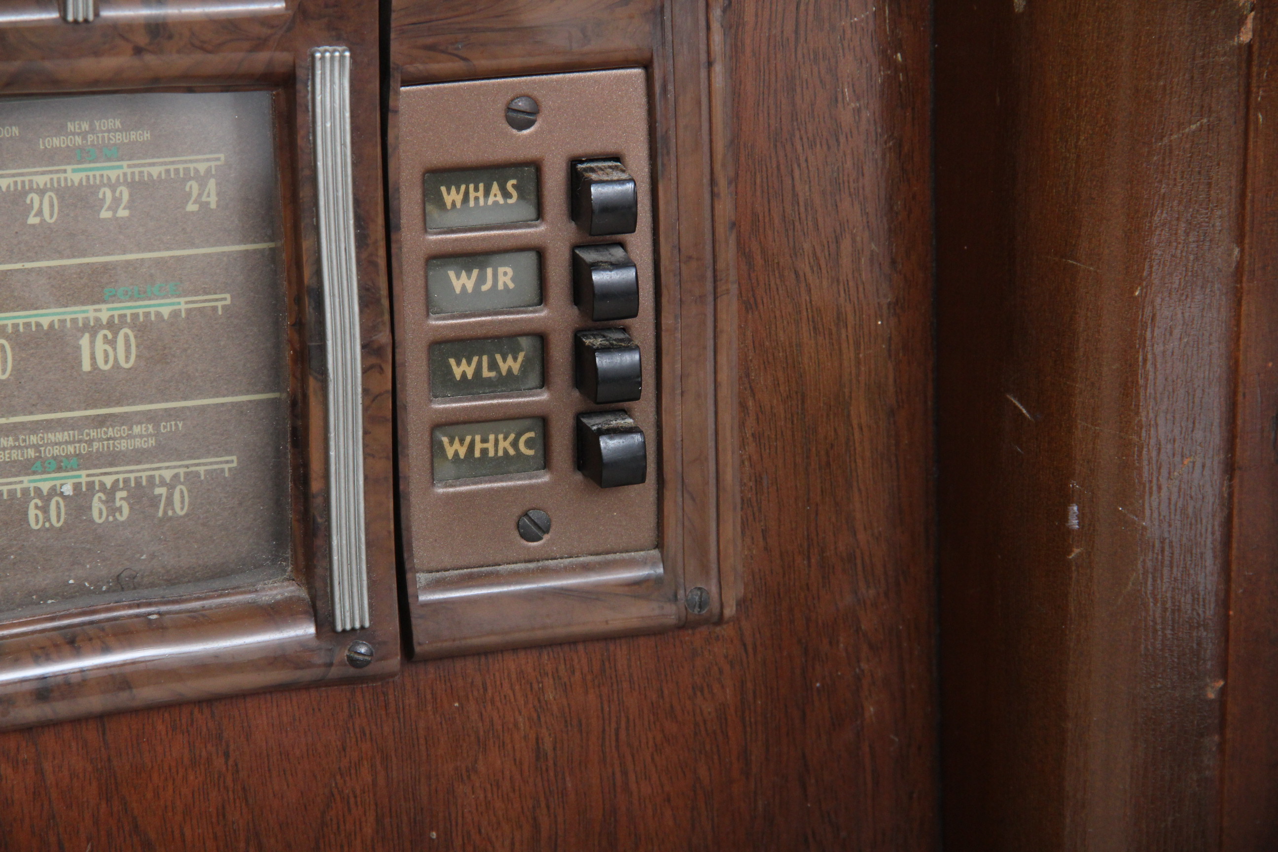 Vintage RCA Vitor Radio