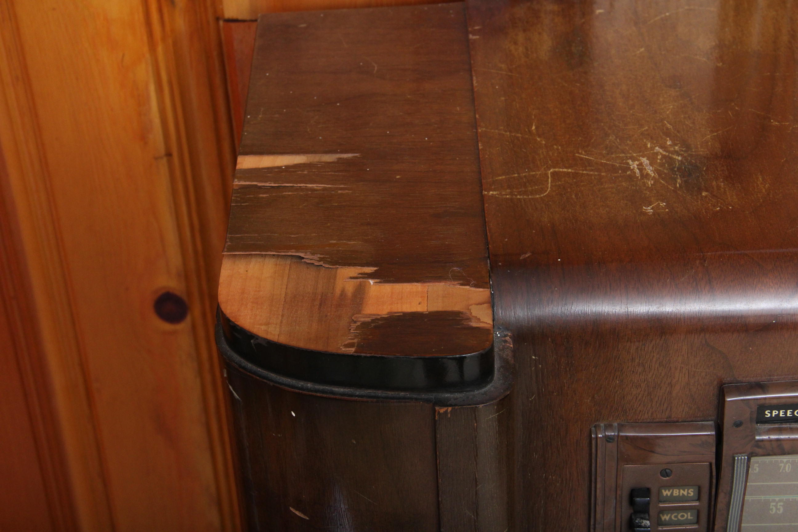 Vintage RCA Vitor Radio