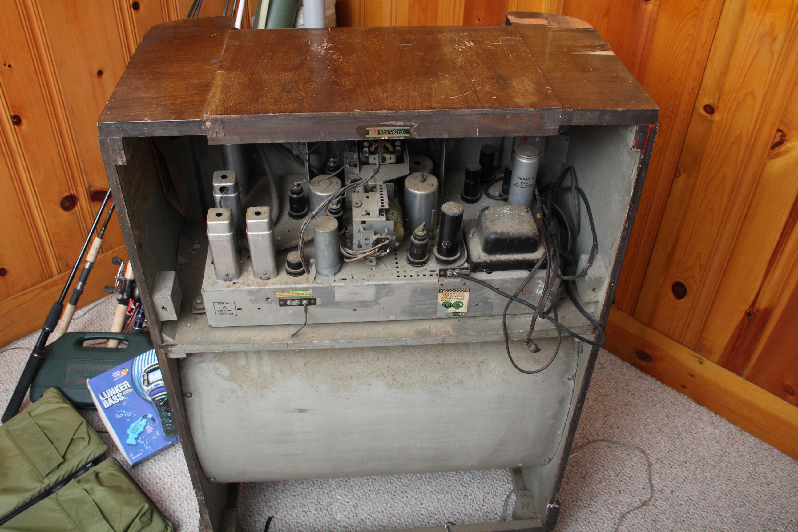 Vintage RCA Vitor Radio