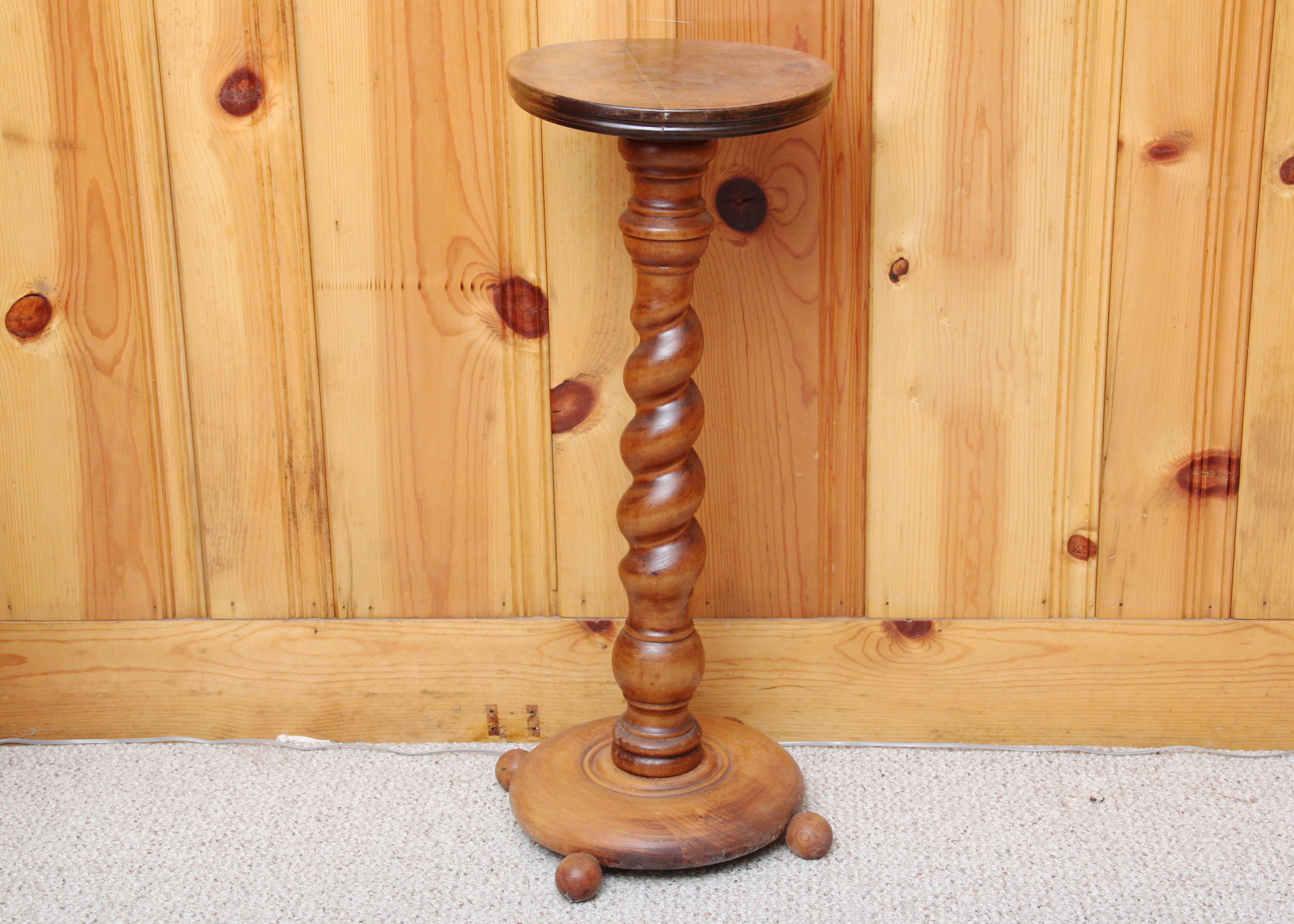 Wooden Spiral Pedestal Table
