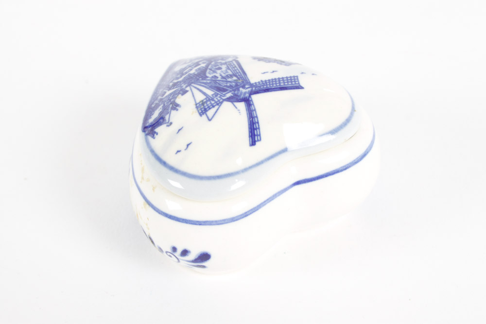 Hand Painted Deifware and Decorative Ceramics