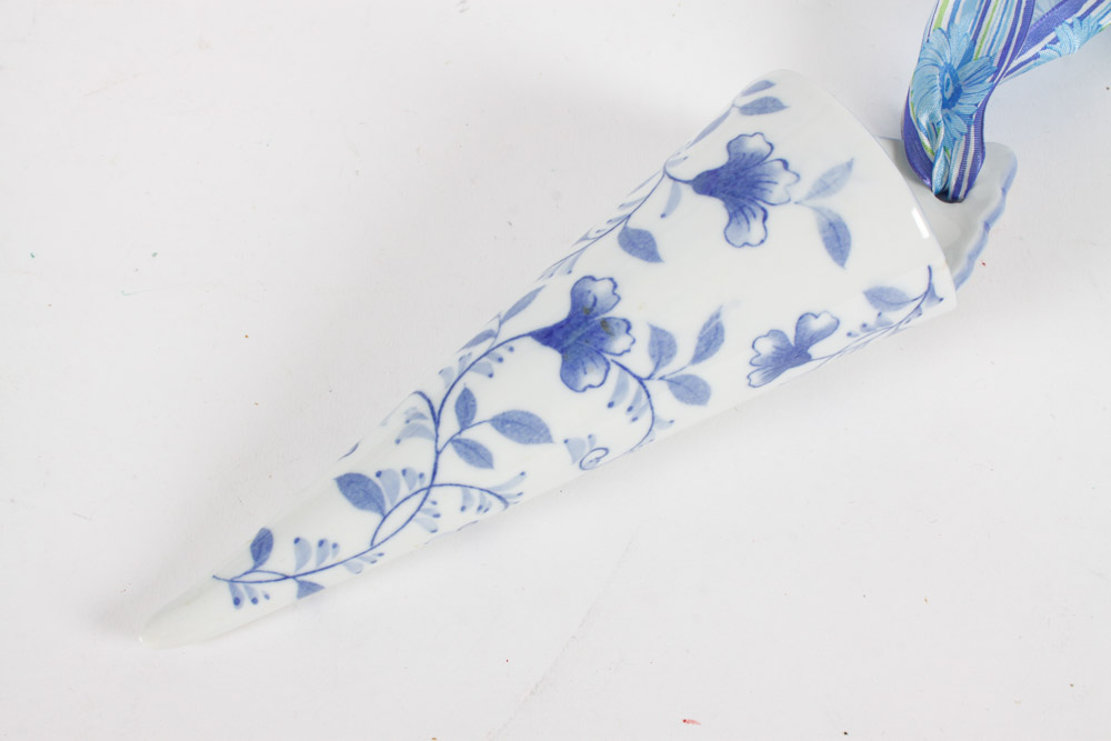 Hand Painted Deifware and Decorative Ceramics