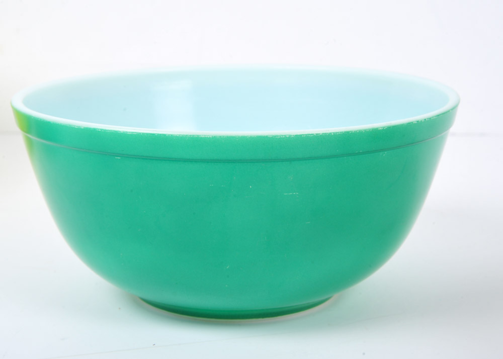 Vintage Pyrex Nesting Bowl Set